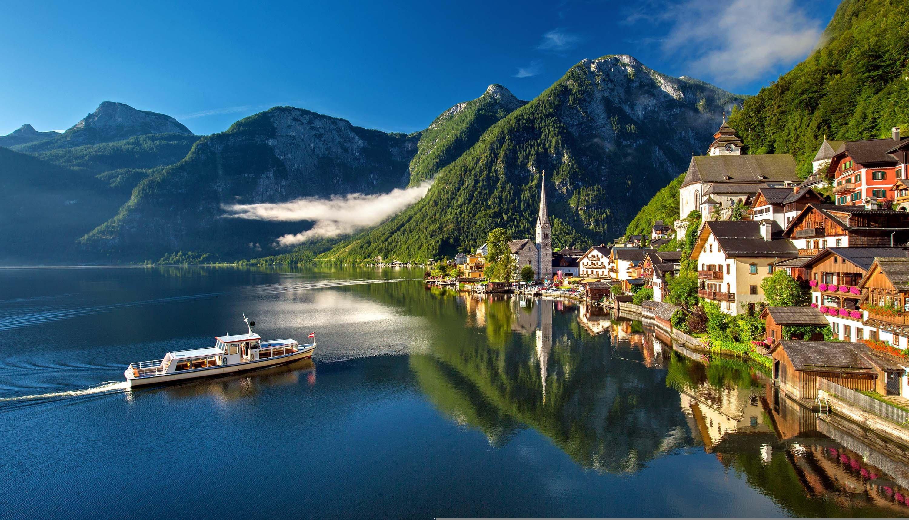 Austrian Highlights: Wachau Valley, Melk, Hallstatt & Salzburg