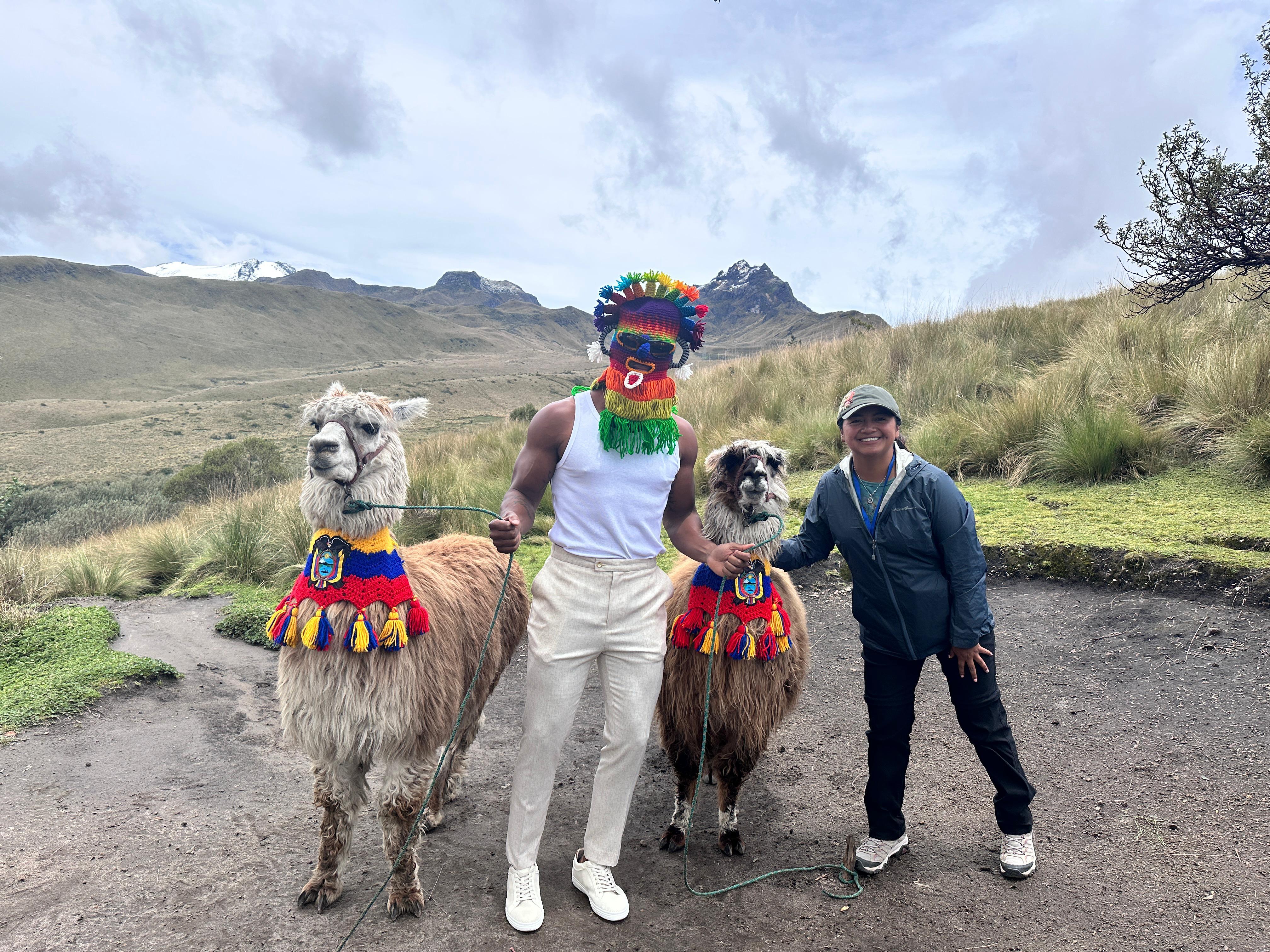 Private Quito Highlights: Colonial Center, Cable Car & Equator