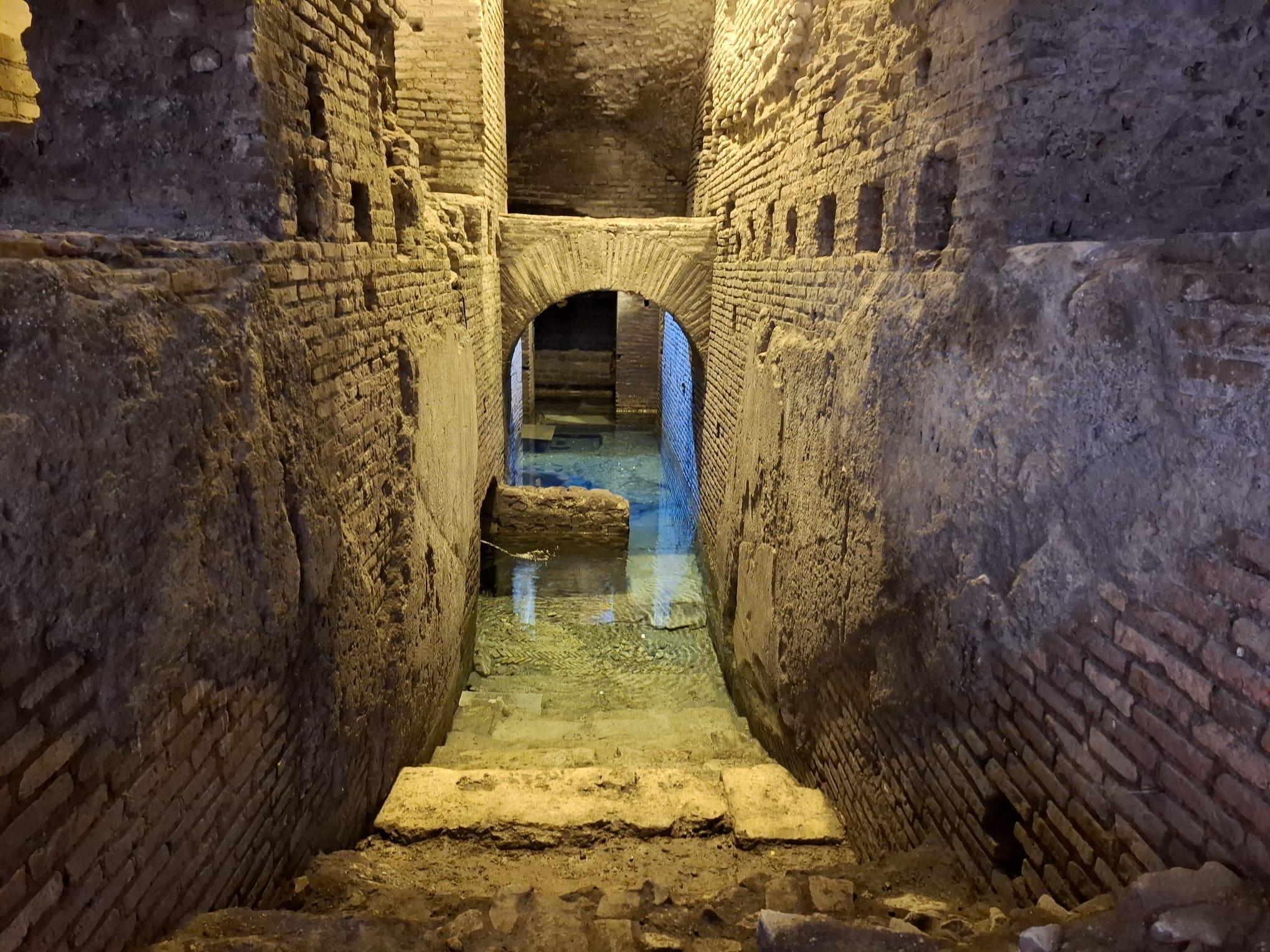 Trevi Fountain & Underground Aqueduct Experience