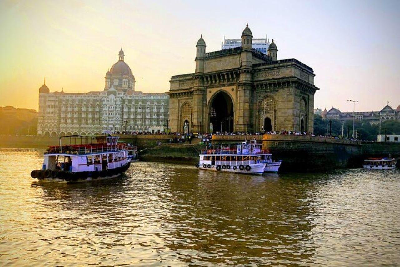 Mumbai Highlights & Elephanta Caves Private Luxury Tour