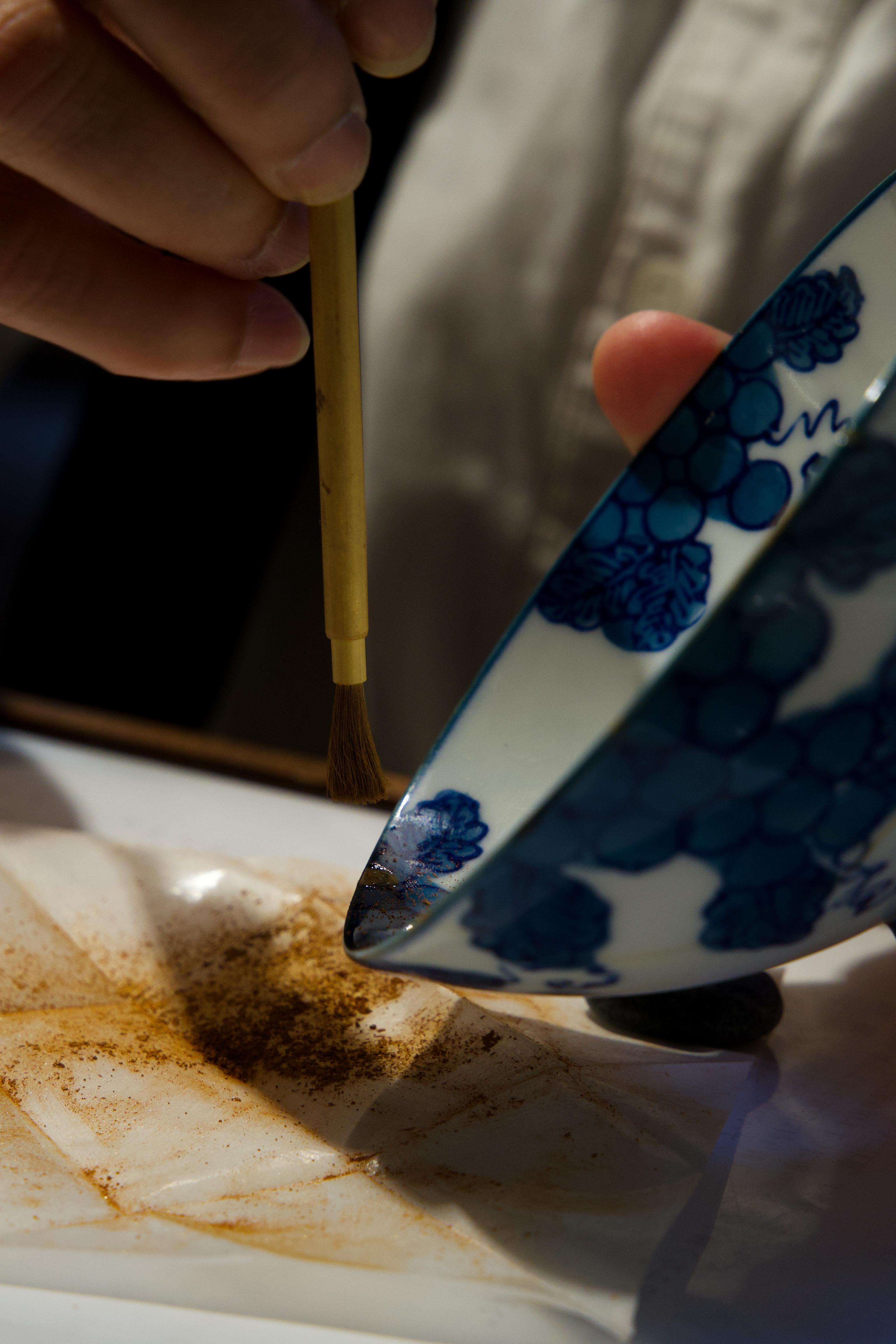 Osaka Traditional Kintsugi Class: The Art of Golden Repair