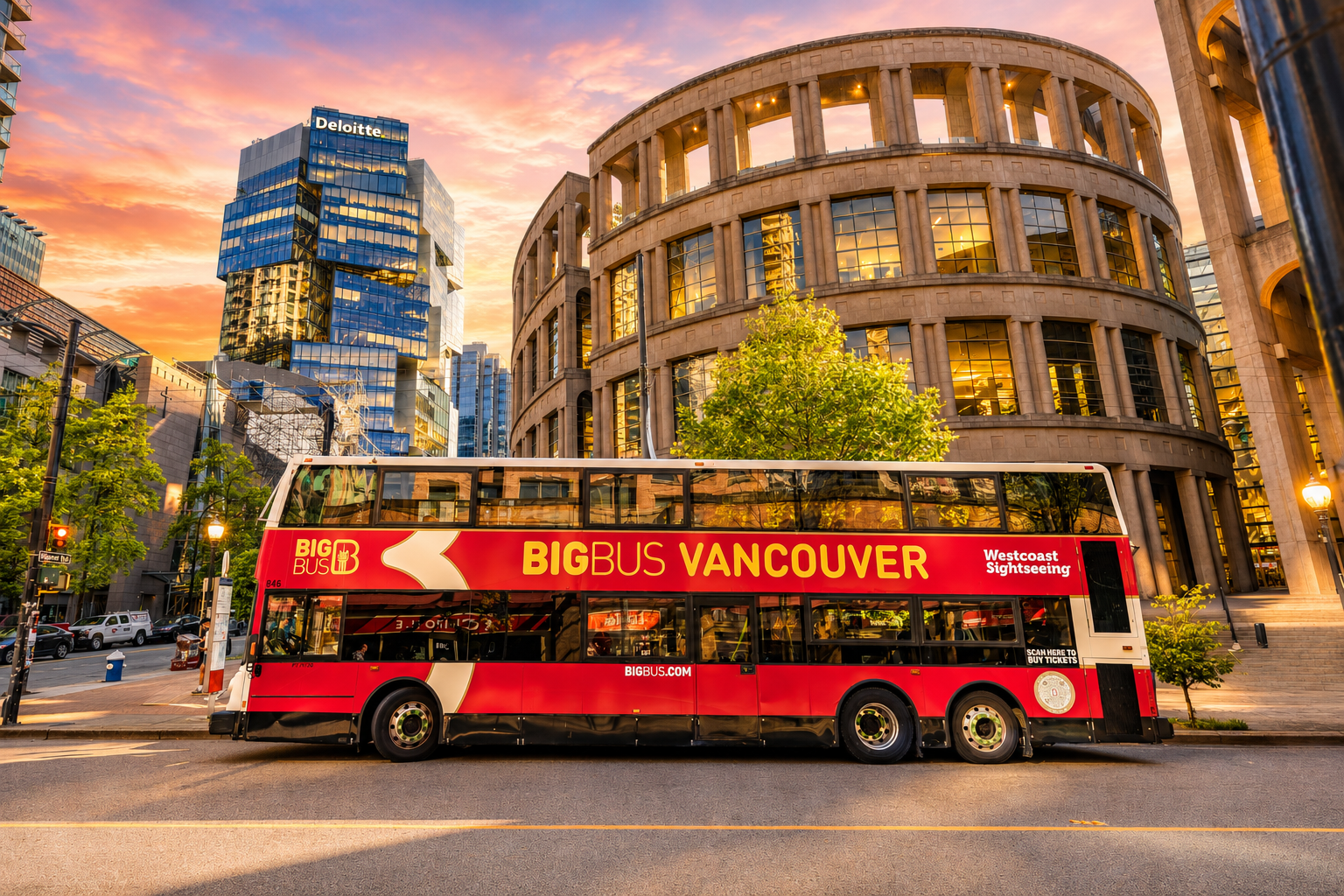 Vancouver Evening Bus Tour with Stanley Park & English Bay Sunset