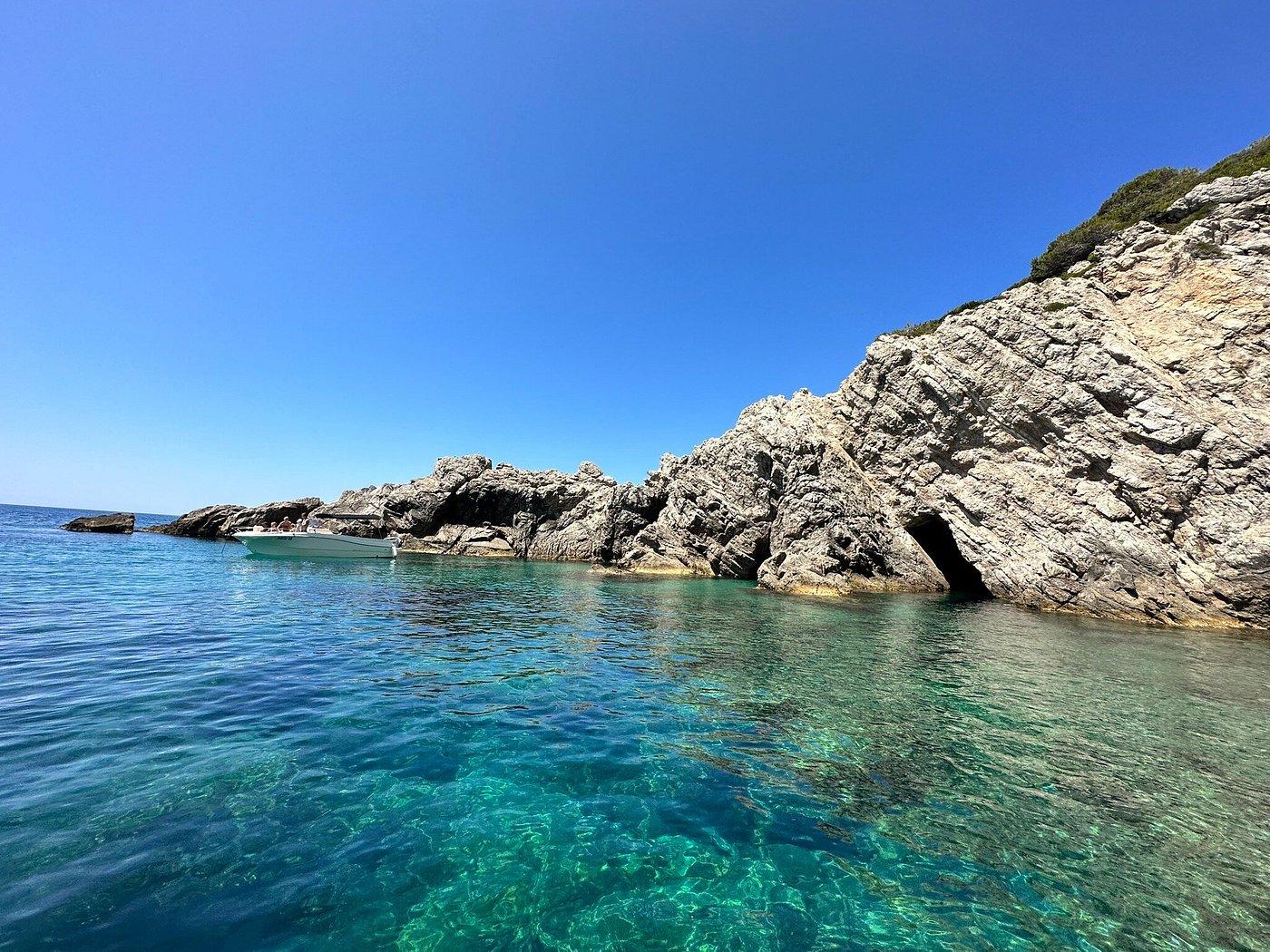 Dubrovnik: Elaphiti Islands Speedboat Tour with Blue Cave & Sunj Beach