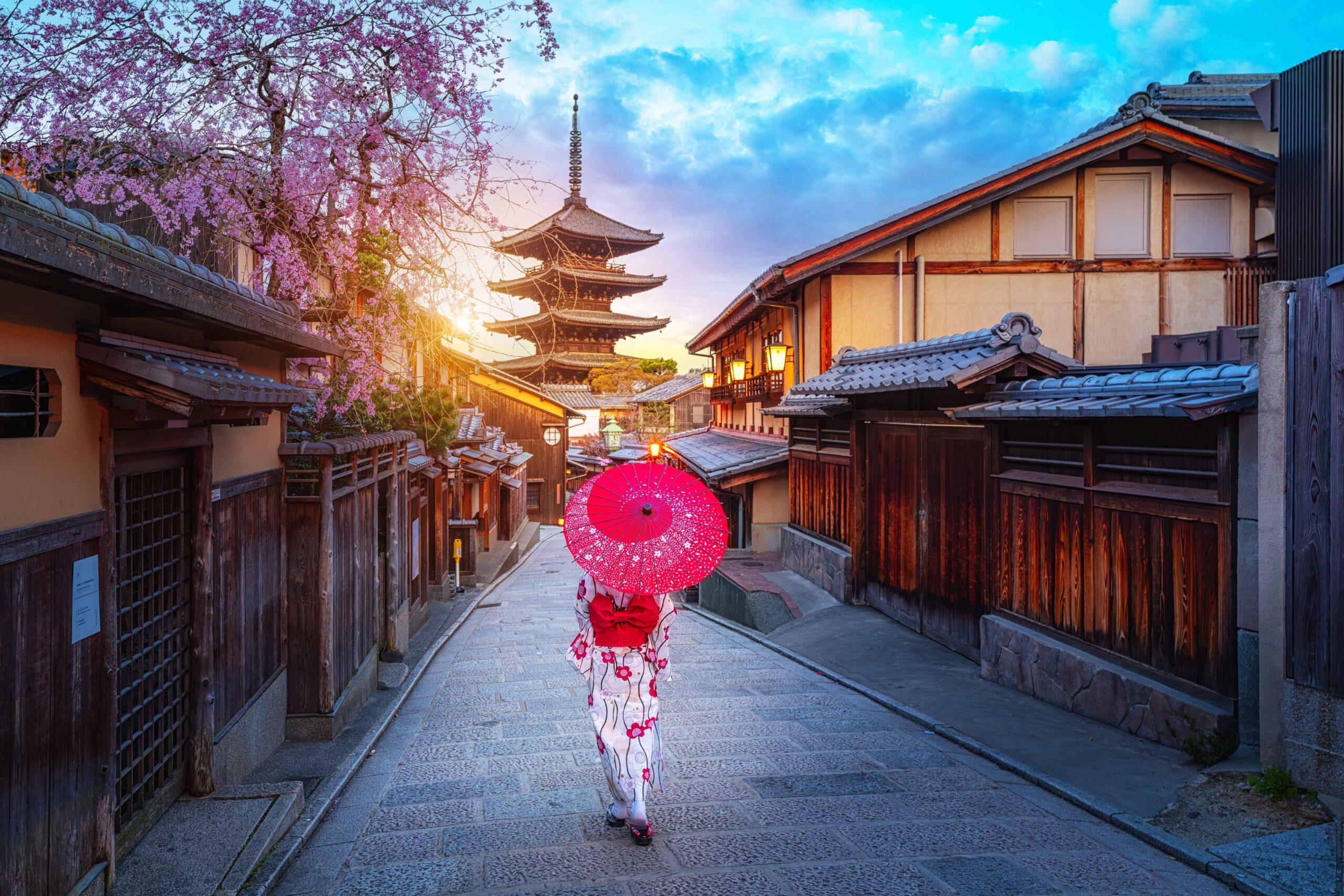 Privat tilpasset rundtur i Kyoto med luksuskjøretøy og guide