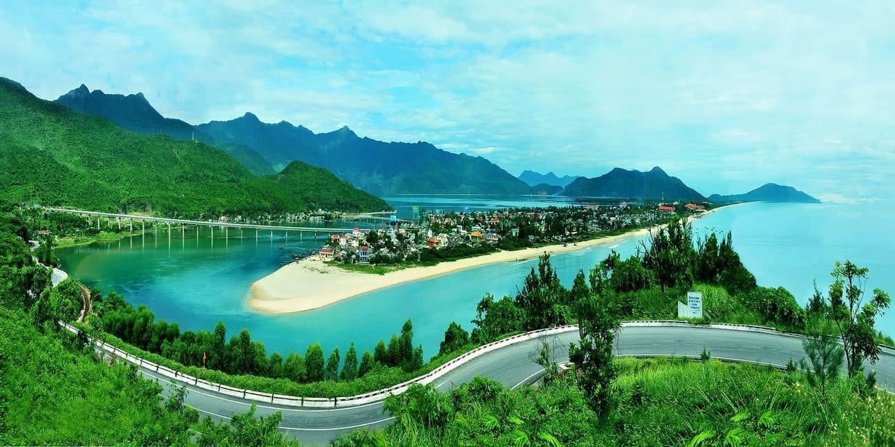 Hue Imperial City & Hai Van Pass Scenic Train Adventure