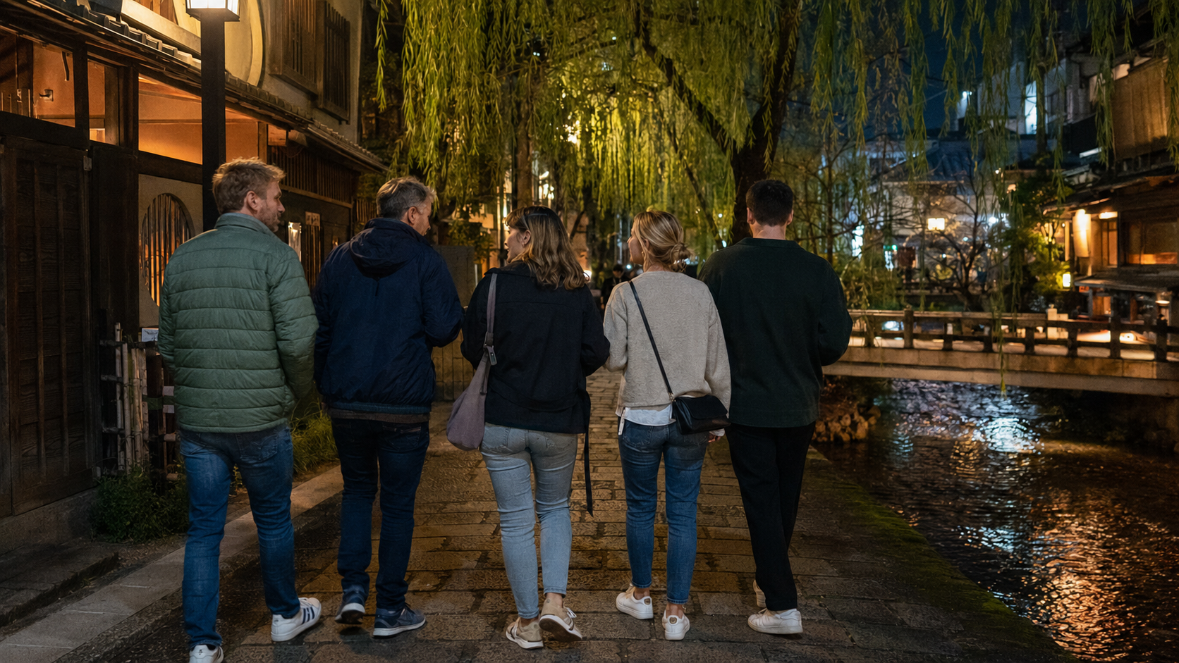 Tour privado a pie por Kioto al atardecer: Gion, Pontocho y el santuario Yasaka