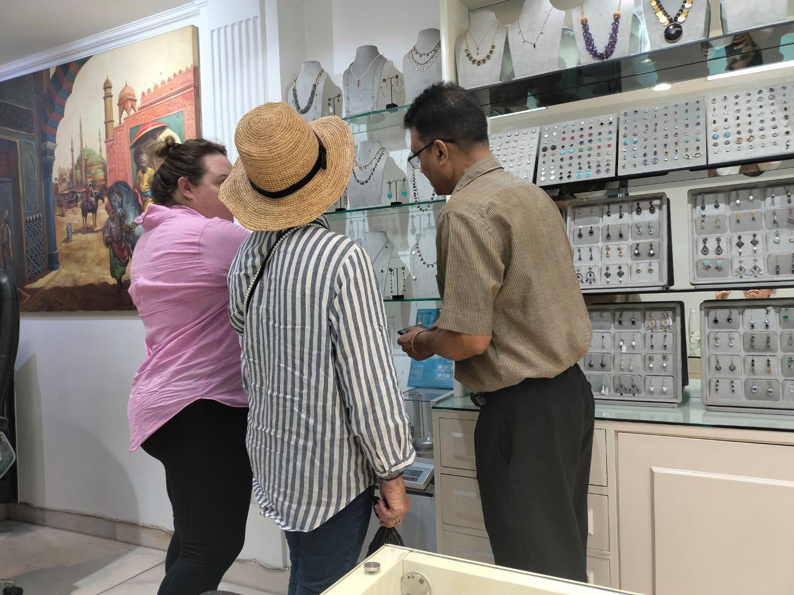 Delhi Insider’s Shopping & Heritage Day Tour