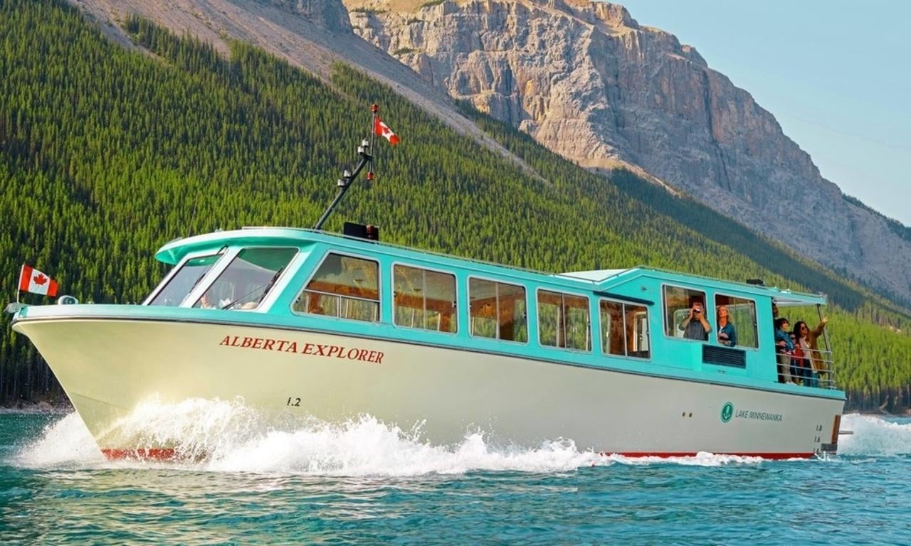 Banff Gondola, Hot Springs & Lake Minnewanka Day Tour