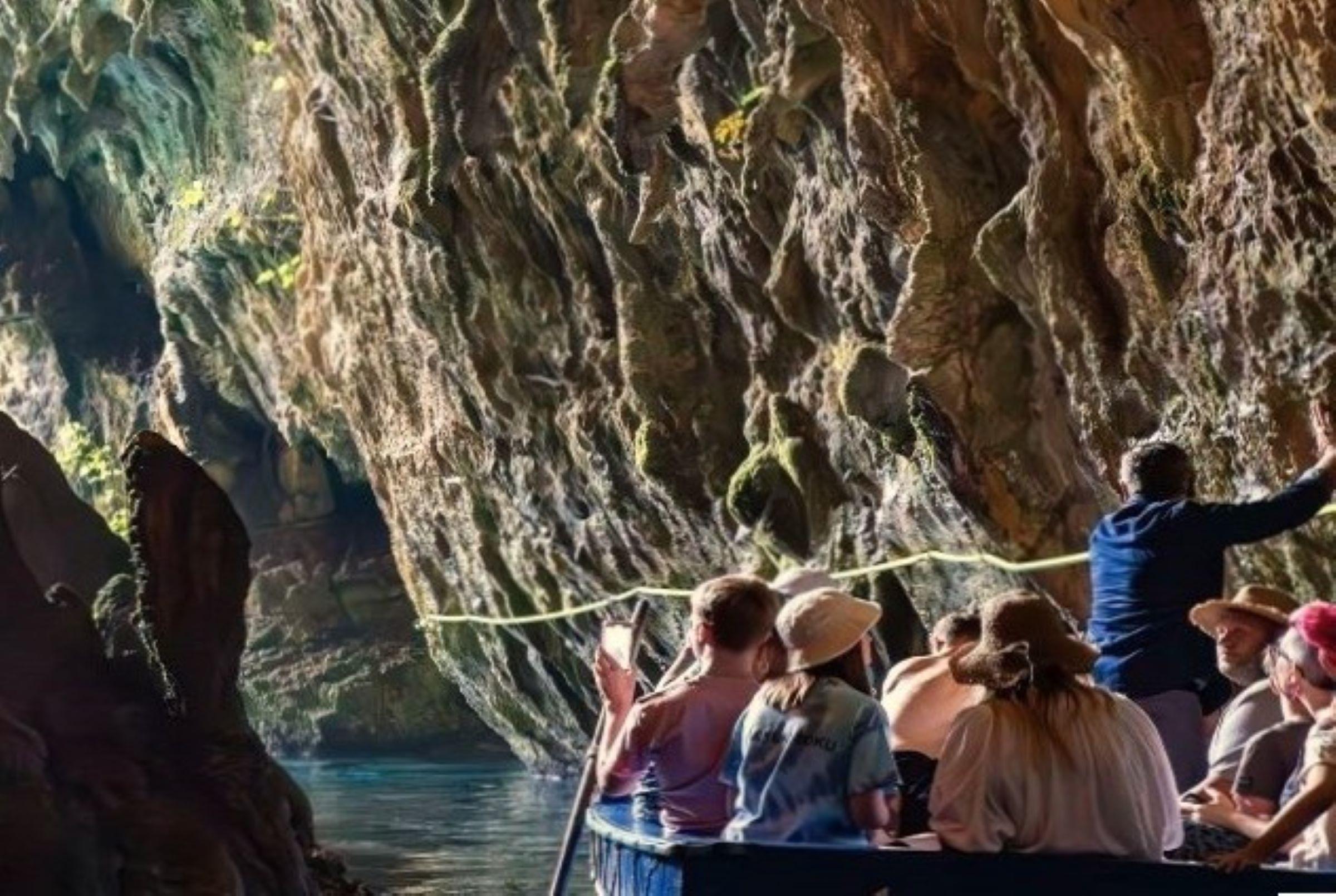 From Argostoli: Melissani Lake & Drogarati Caves Tour
