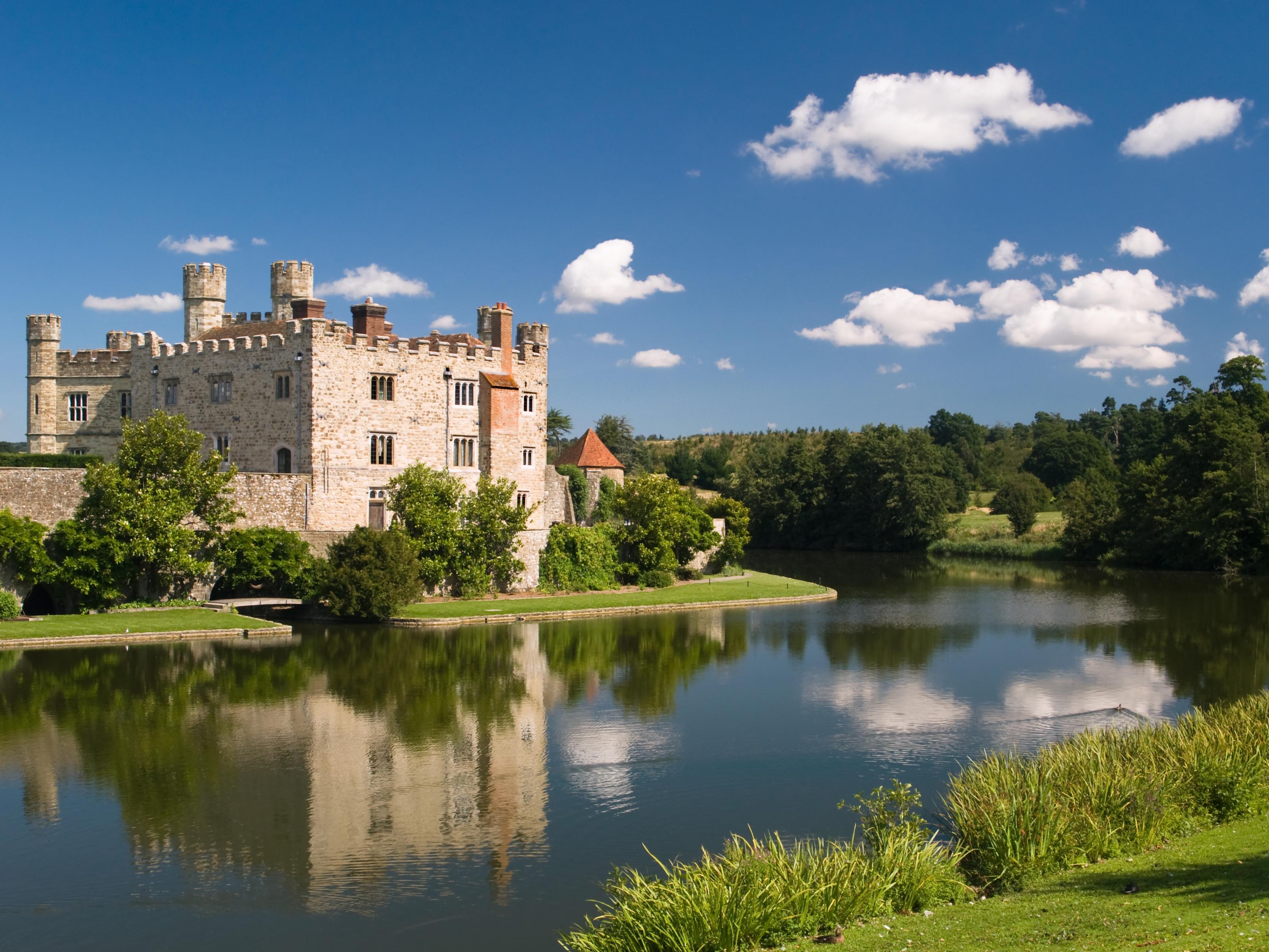 Leeds Castle, Canterbury Cathedral & Dover White Cliffs Day Trip
