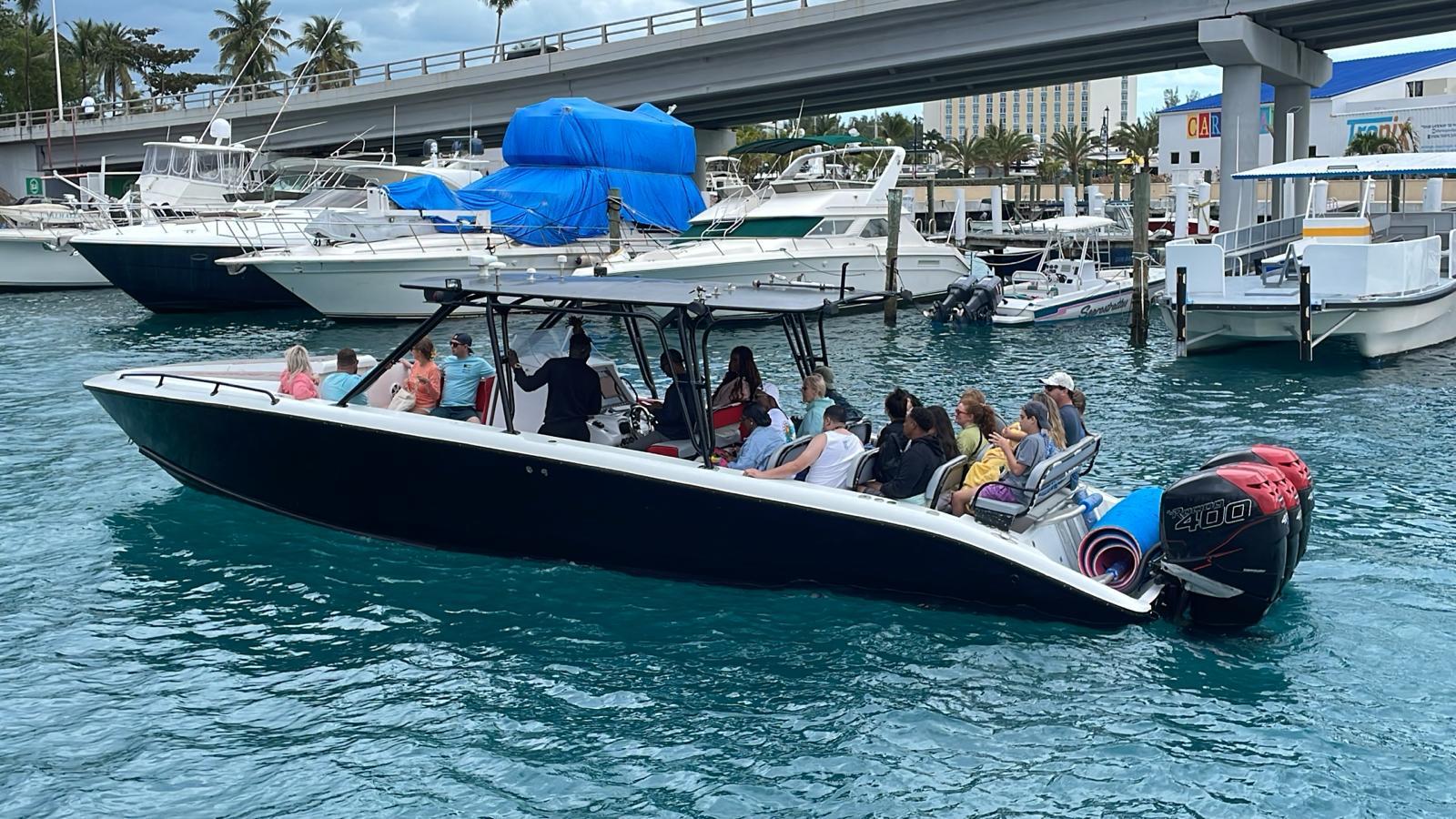 Nassau 3-Island Speedboat Adventure: Pigs, Turtles & Snorkeling