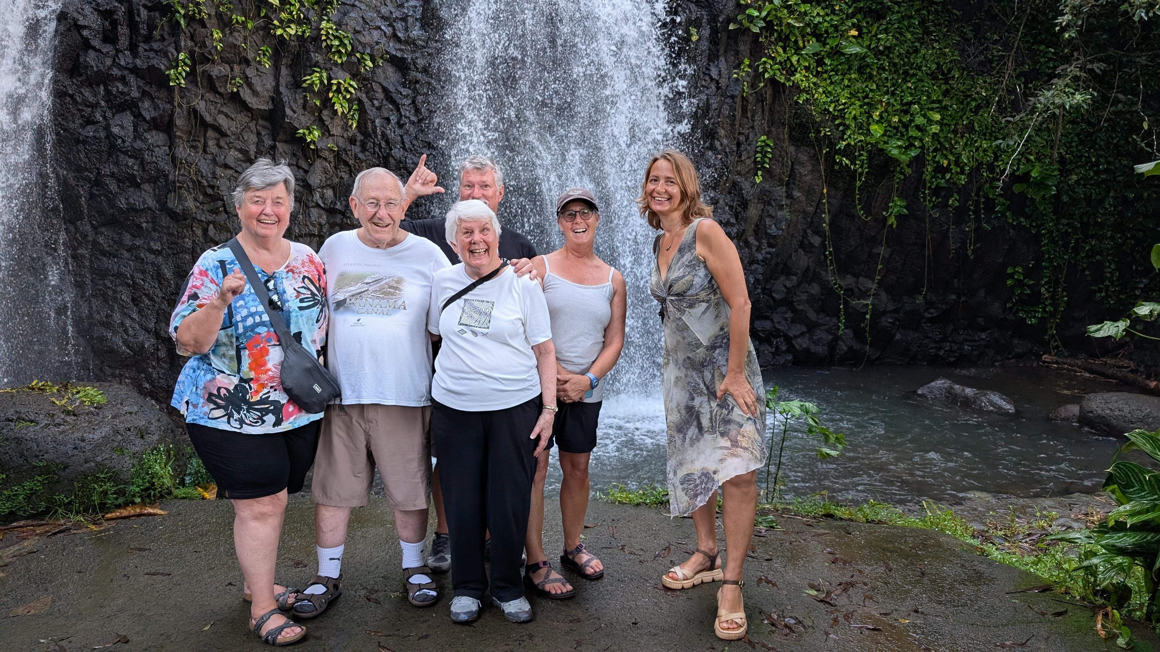 Tahiti Circle Island Discovery: Waterfalls, Caves & Culture