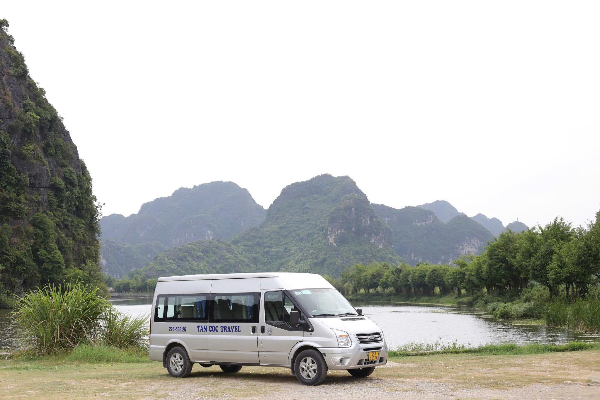 Hanoi to Ninh Binh: Hoa Lu, Tam Coc or Trang An & Mua Cave Day Tour