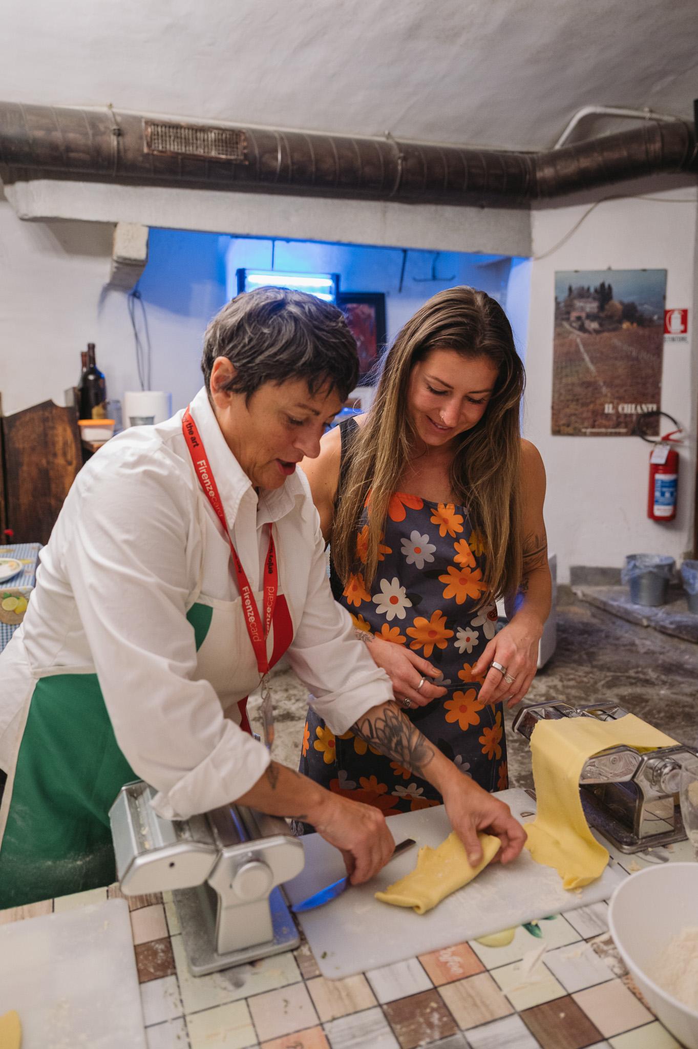 Florence: Pasta & Tiramisu Cooking Class with Unlimited Wine