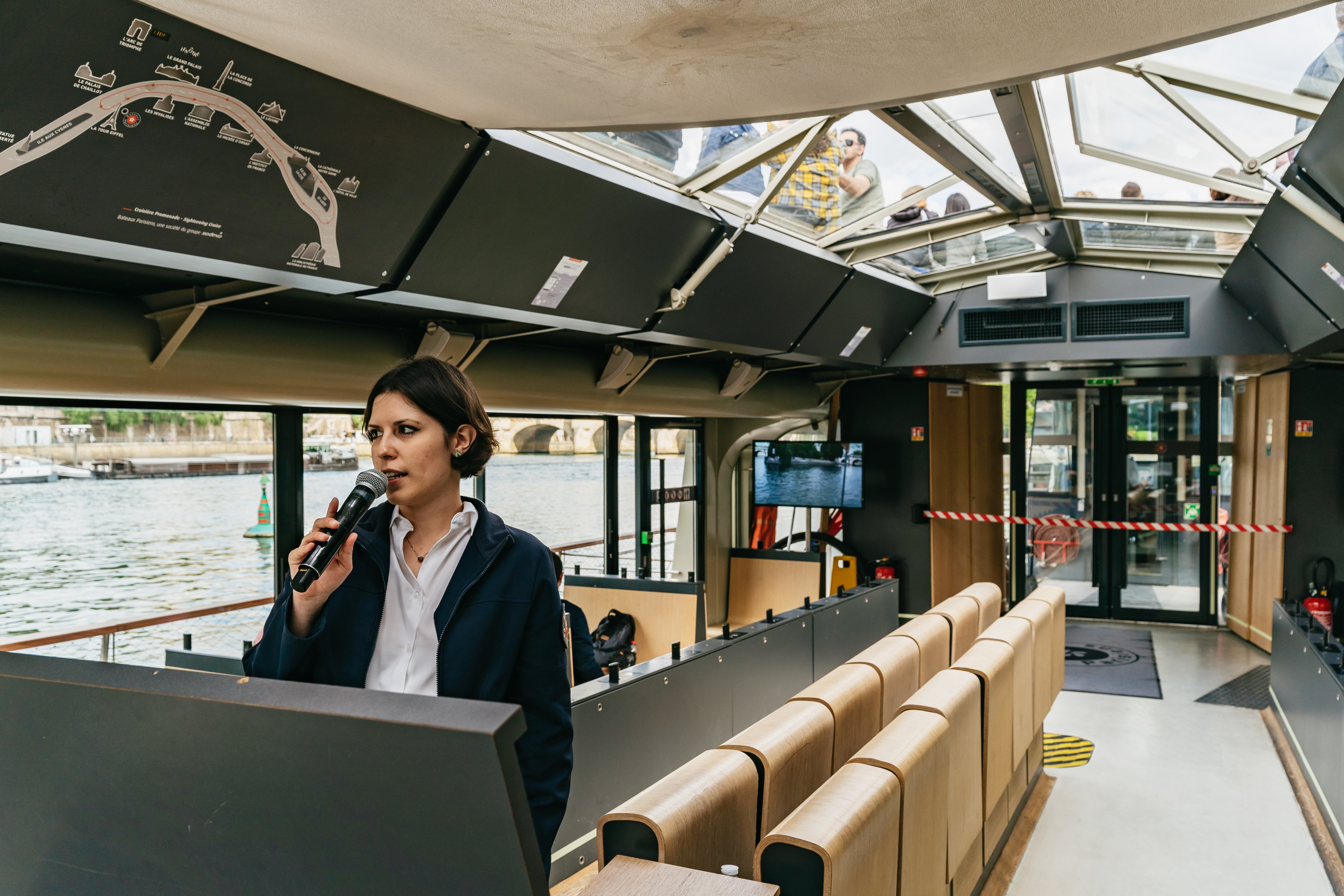 Paris: 1-Hour Seine River Sightseeing Cruise from the Eiffel Tower
