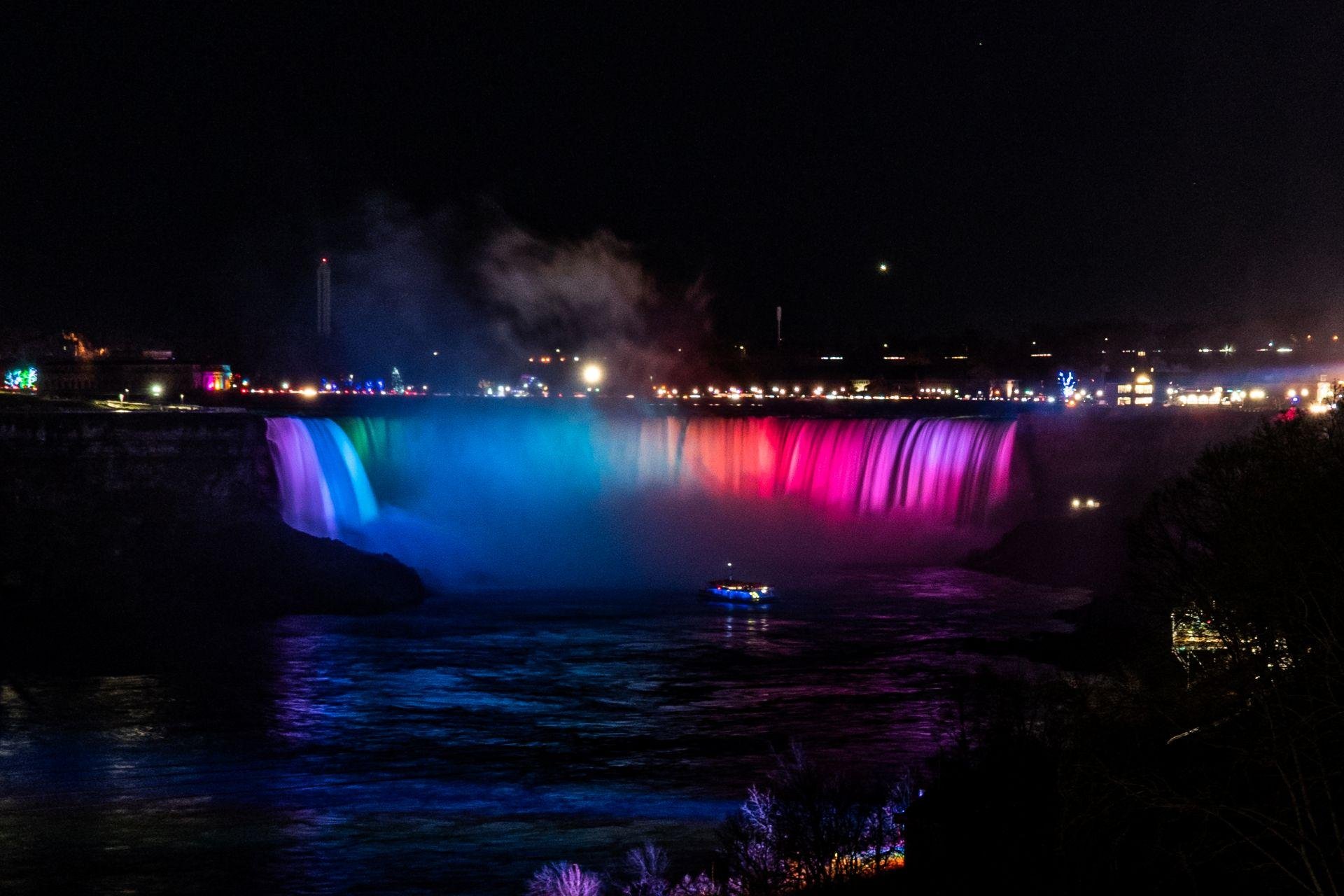 Niagara Falls Evening Experience with Fireworks Boat Ride