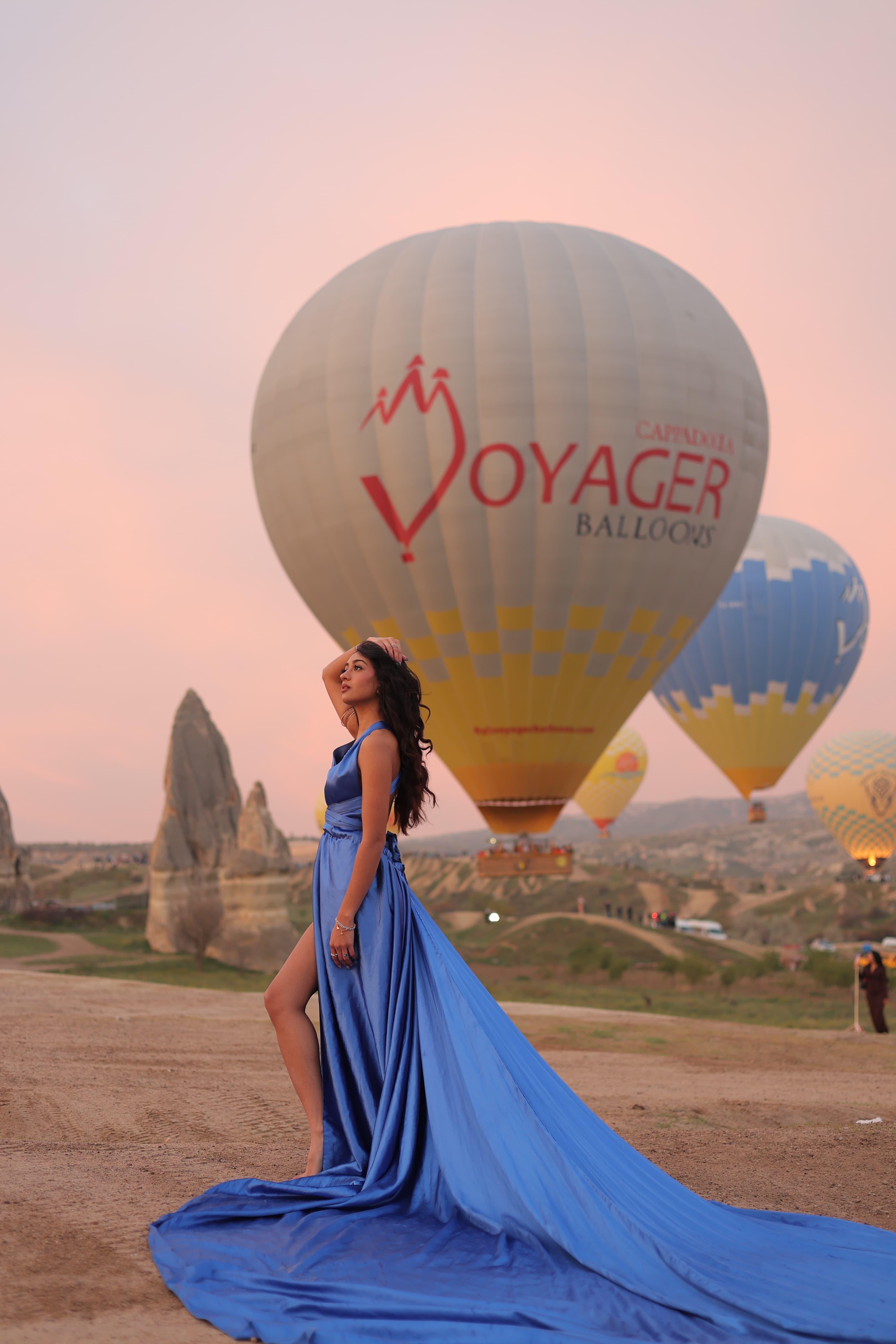 Private Sunrise Balloon Photoshoot with Flying Dress