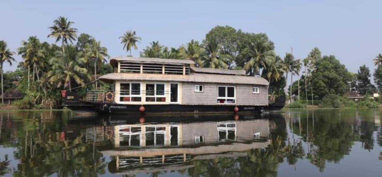6-Day Kerala Backwaters and Houseboat Private Expedition
