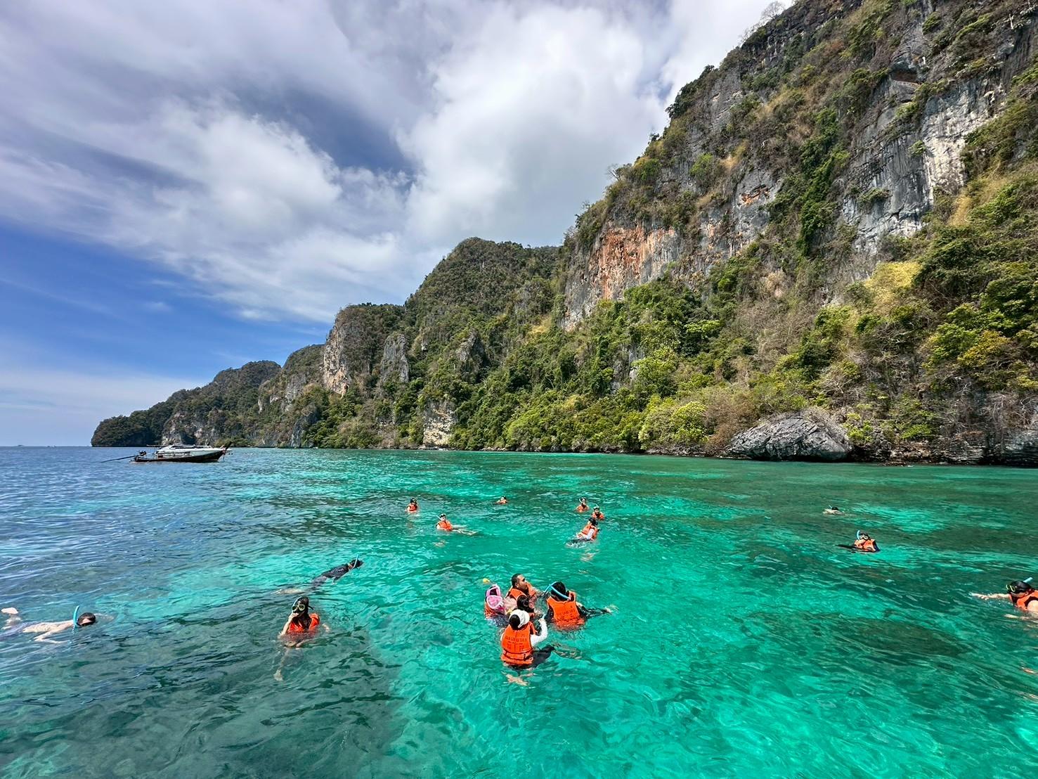 Phi Phi Islands Sunset, BBQ & Bioluminescent Plankton Day Tour from Krabi