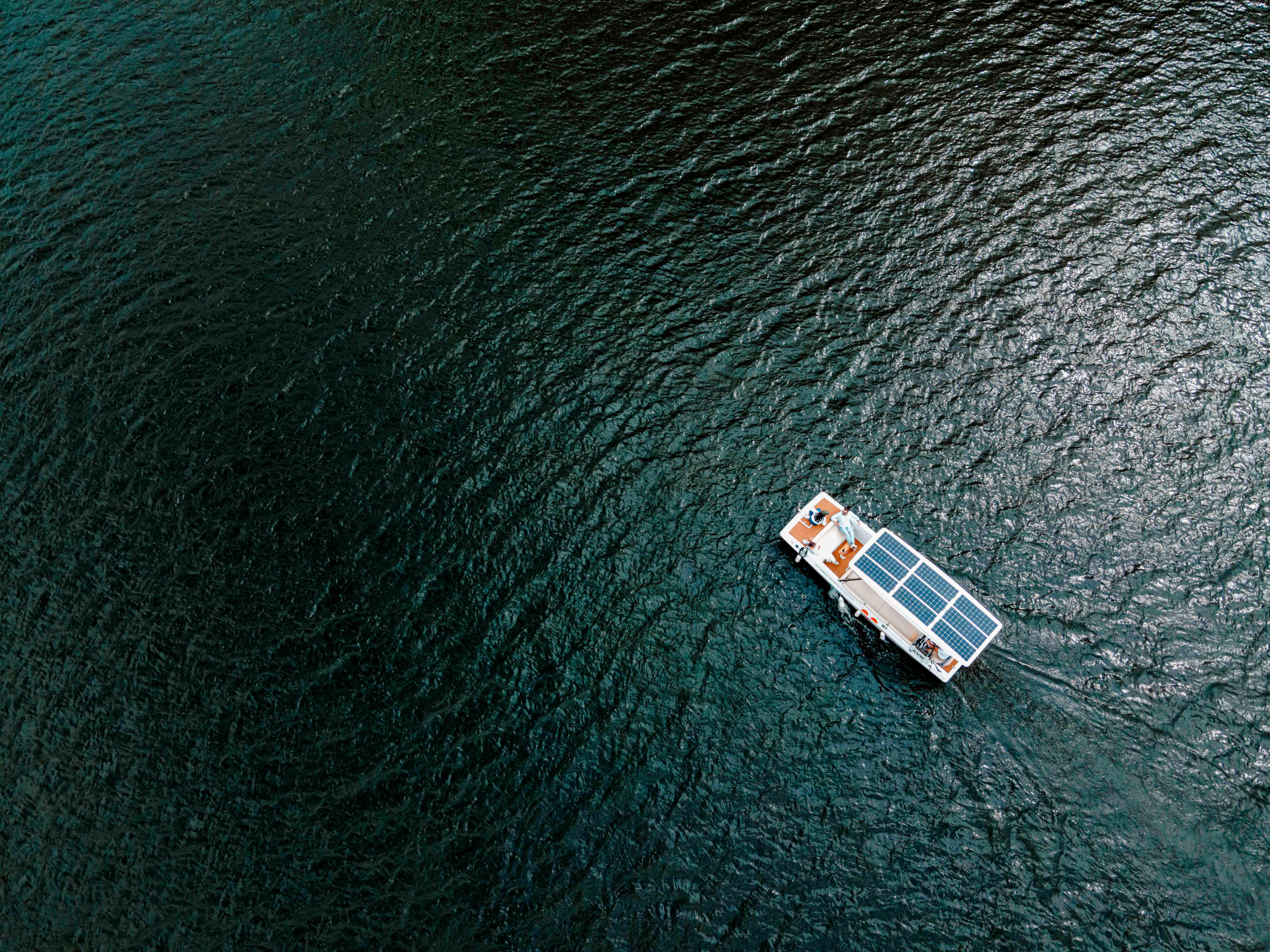 Pinhão Solar Boat Cruise on the Douro with Wine Tasting