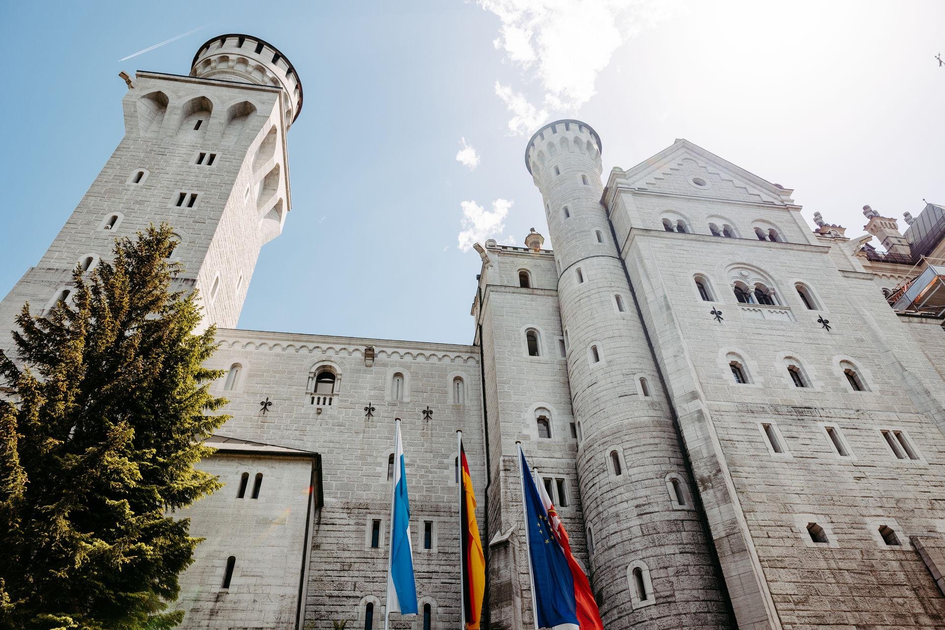 Neuschwanstein Castle tour and Bavarian Alps scenery — image 5