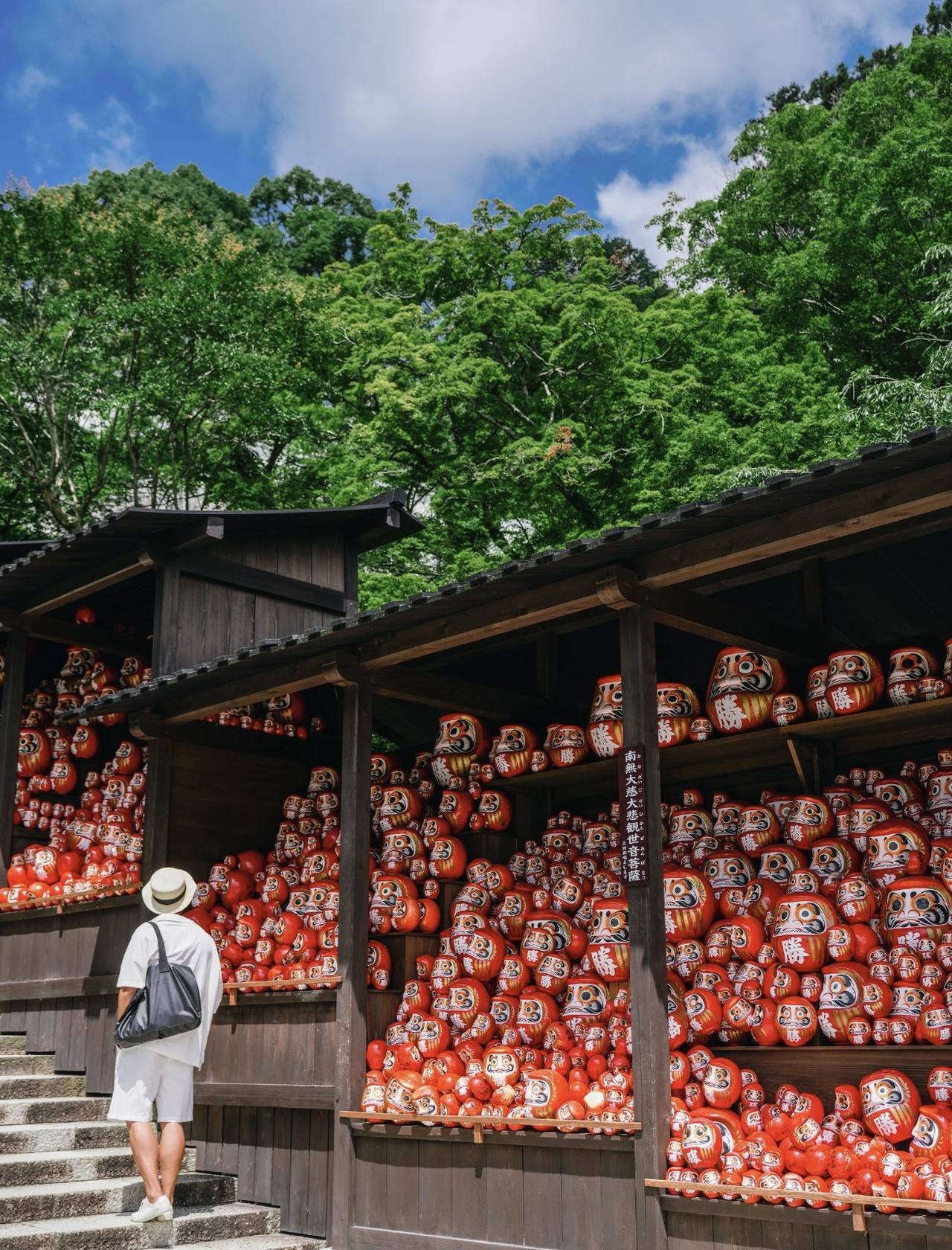 Osaka: Katsuo-ji, Kobe Harbor & Arima Onsen Small-Group Tour