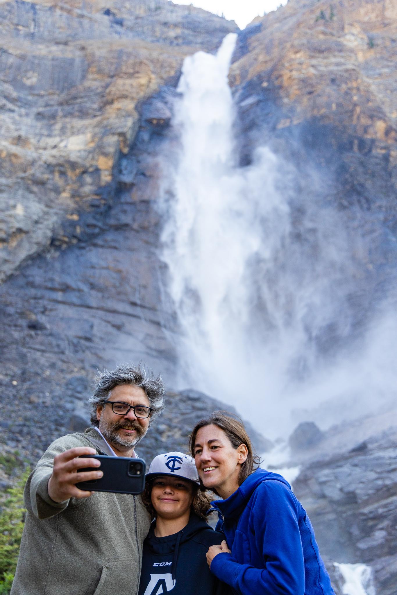 Banff Grizzly Bear Refuge Tour with Lunch