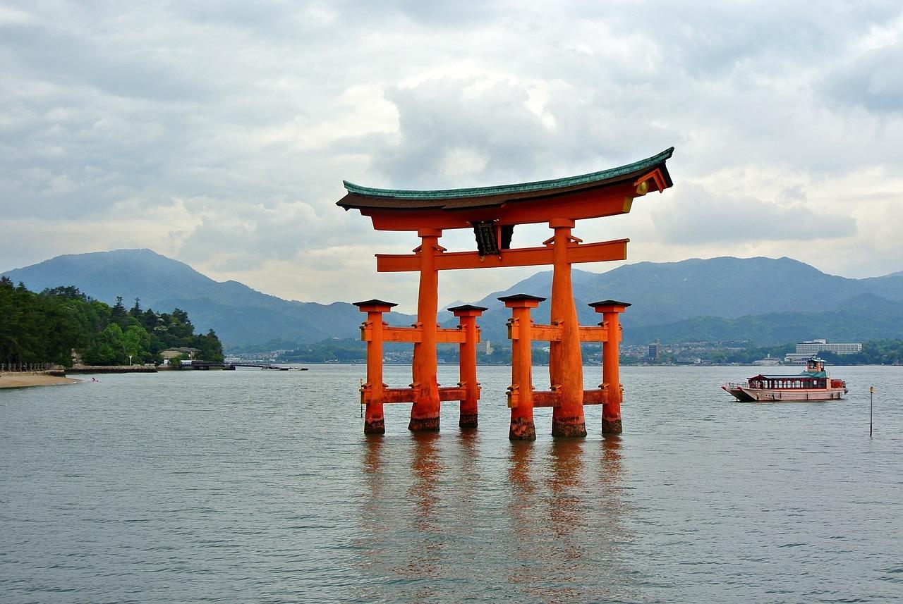 Hiroshima & Miyajima Island Day Trip from Tokyo by Shinkansen