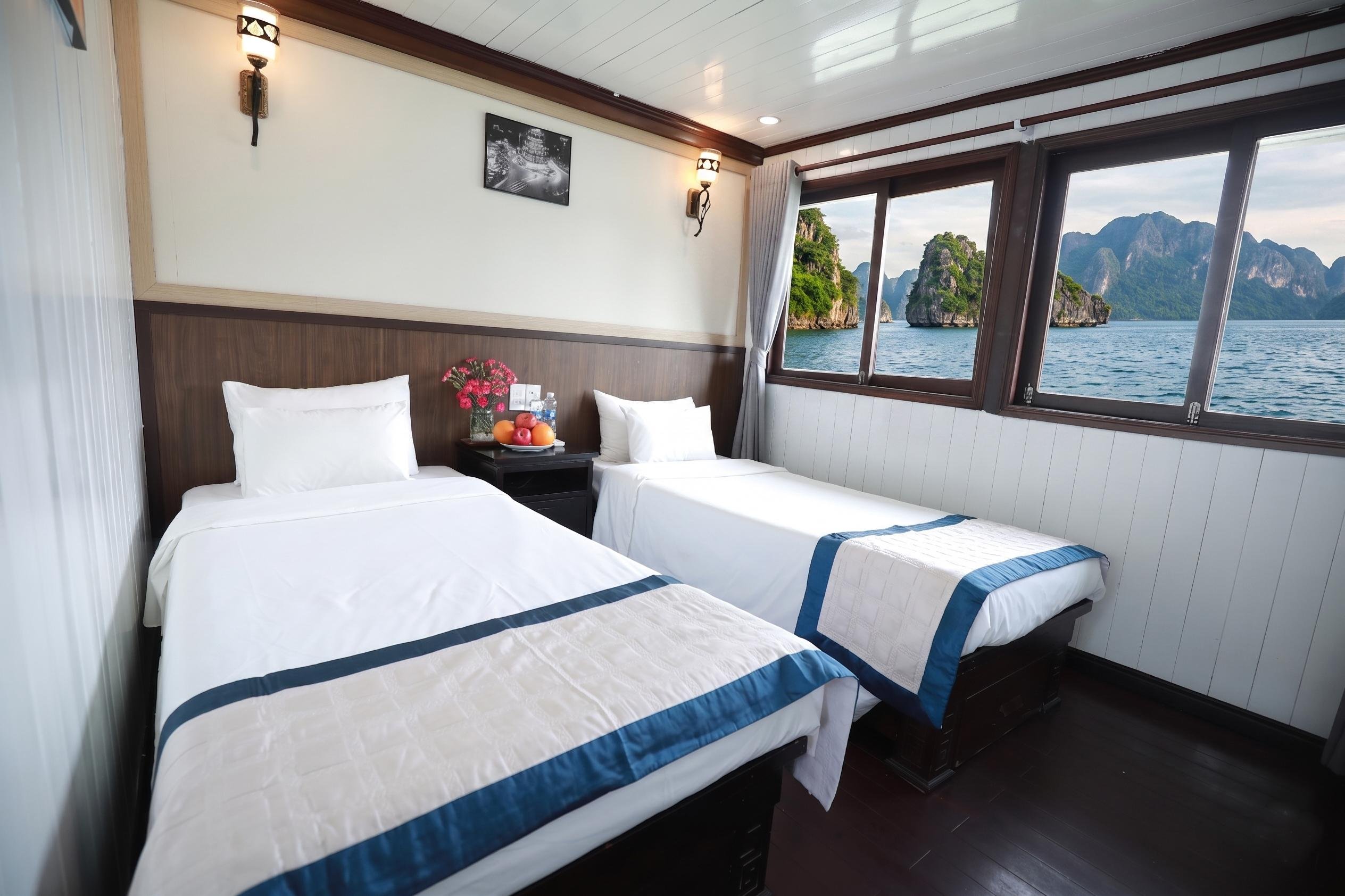 Ha Long Bay 2-Day Overnight Boat Cruise from Hanoi