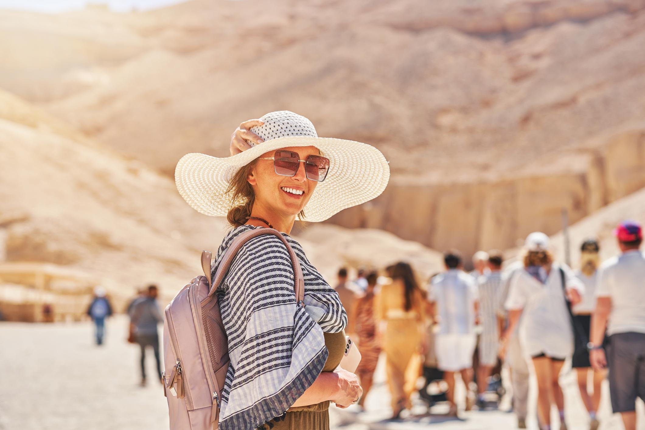 Cairo to Luxor Private Day Trip by Air with All Entrances