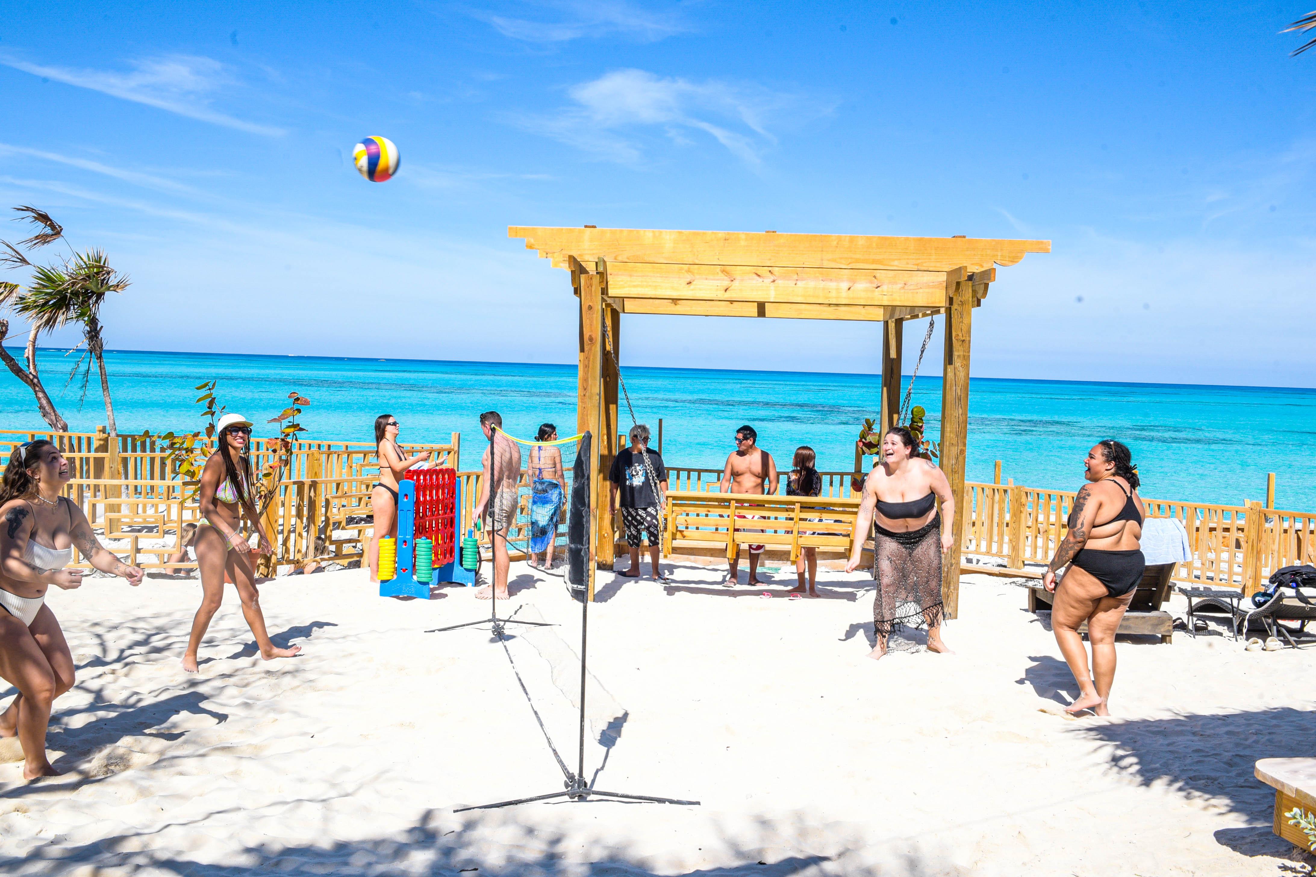 Nassau 3-Island Speedboat Adventure: Pigs, Turtles & Snorkeling