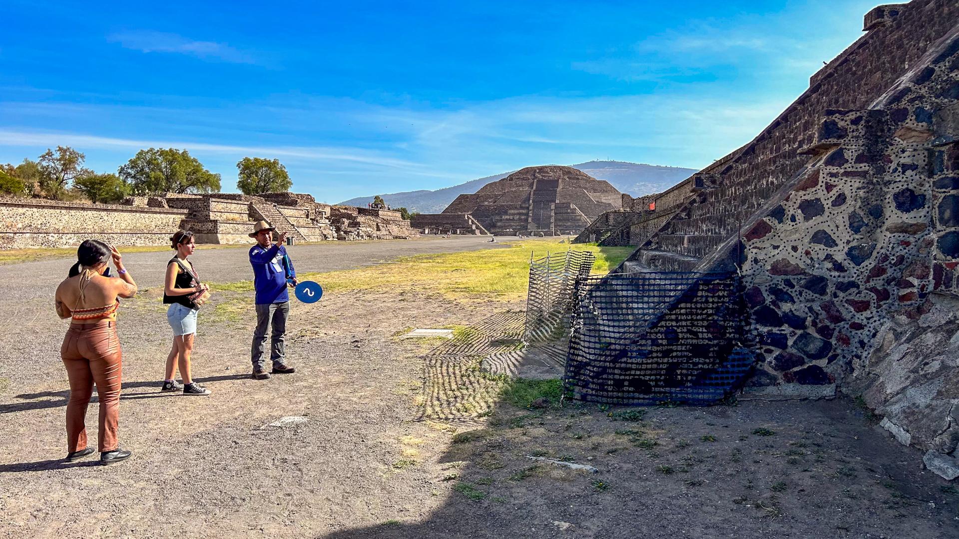 Teotihuacan, Tlatelolco & Guadalupe Shrine Full-Day Tour