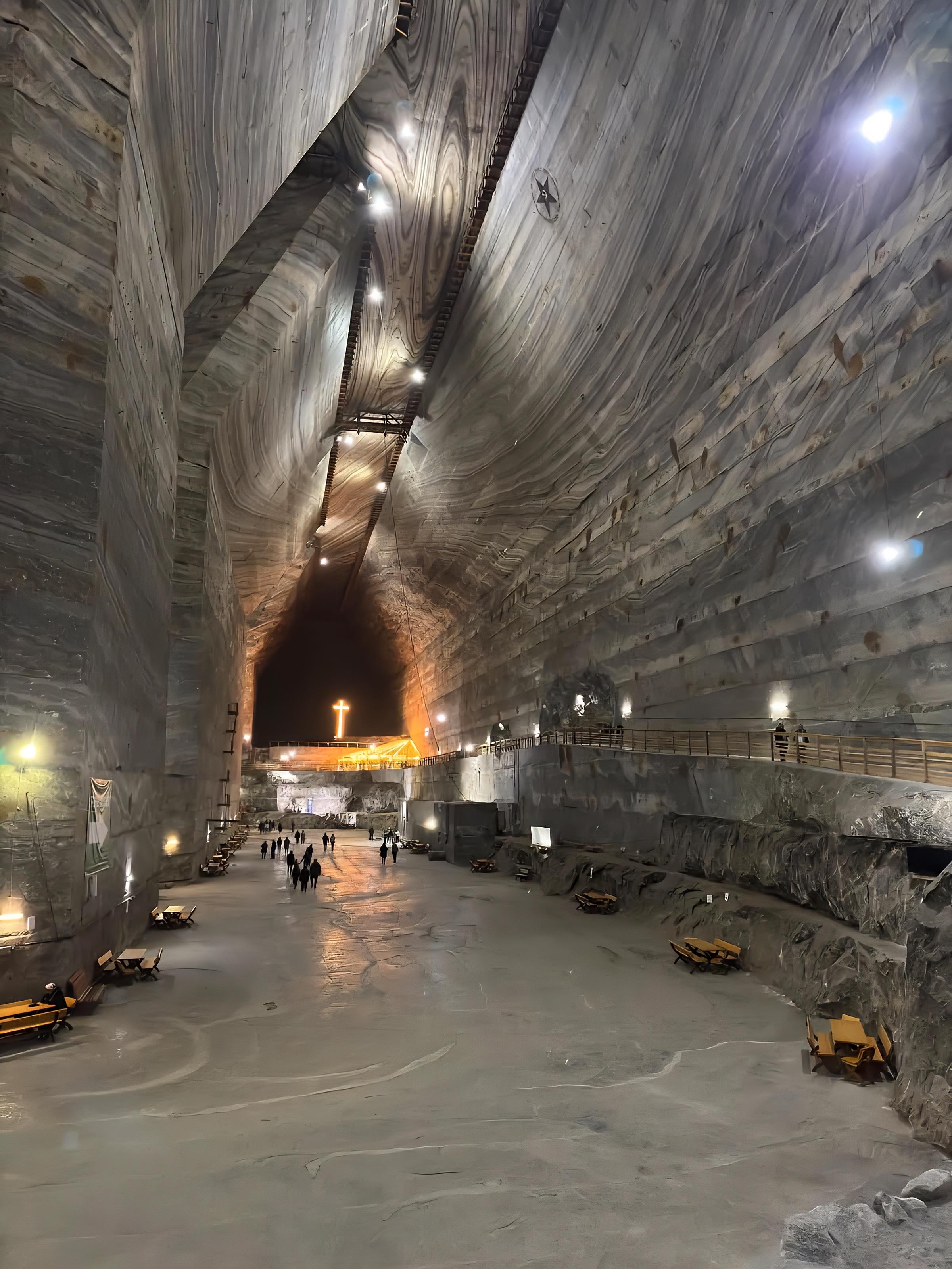 Bucharest: Slanic Salt Mine & Dracula’s Tomb Premium Day Tour