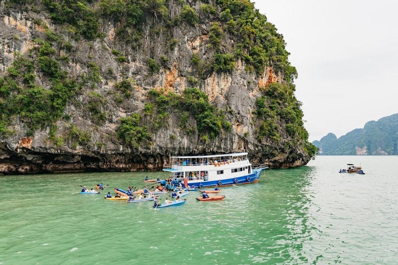 Khao Lak: Twilight Sea Canoe & Bioluminescent Plankton Night Tour