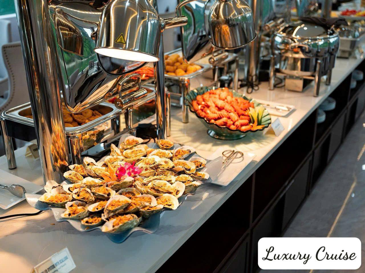 Ha Long Bay Day Trip from Hanoi: Luxury or Standard Cruise with Lunch