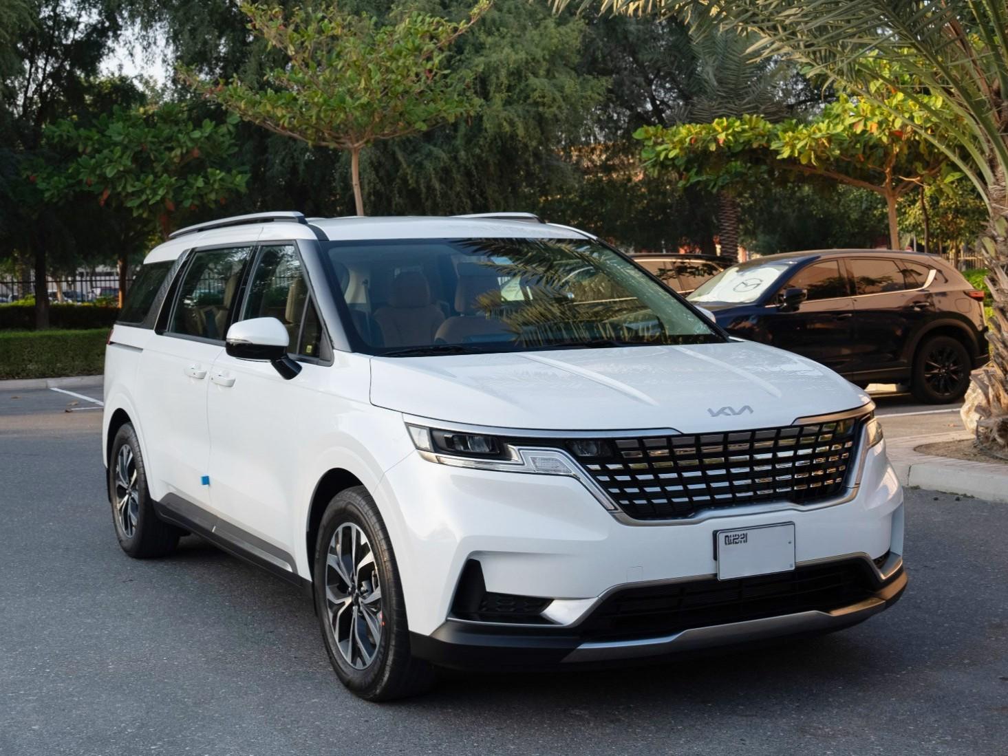 Dubai & Abu Dhabi Private Full-Day Transfer with Personal Driver