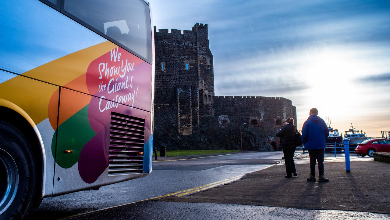Belfast: Giant's Causeway Guided Tour Including Castles