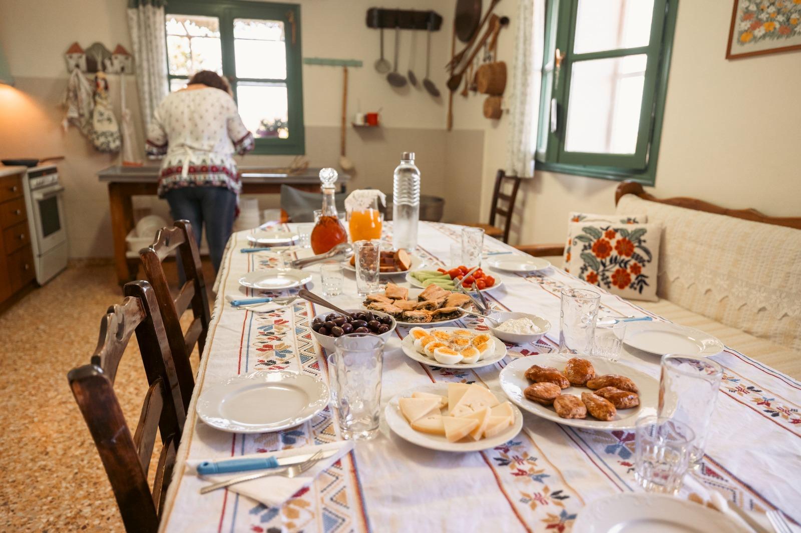 Naxos Cheese Farm & Vineyard Experience with Brunch