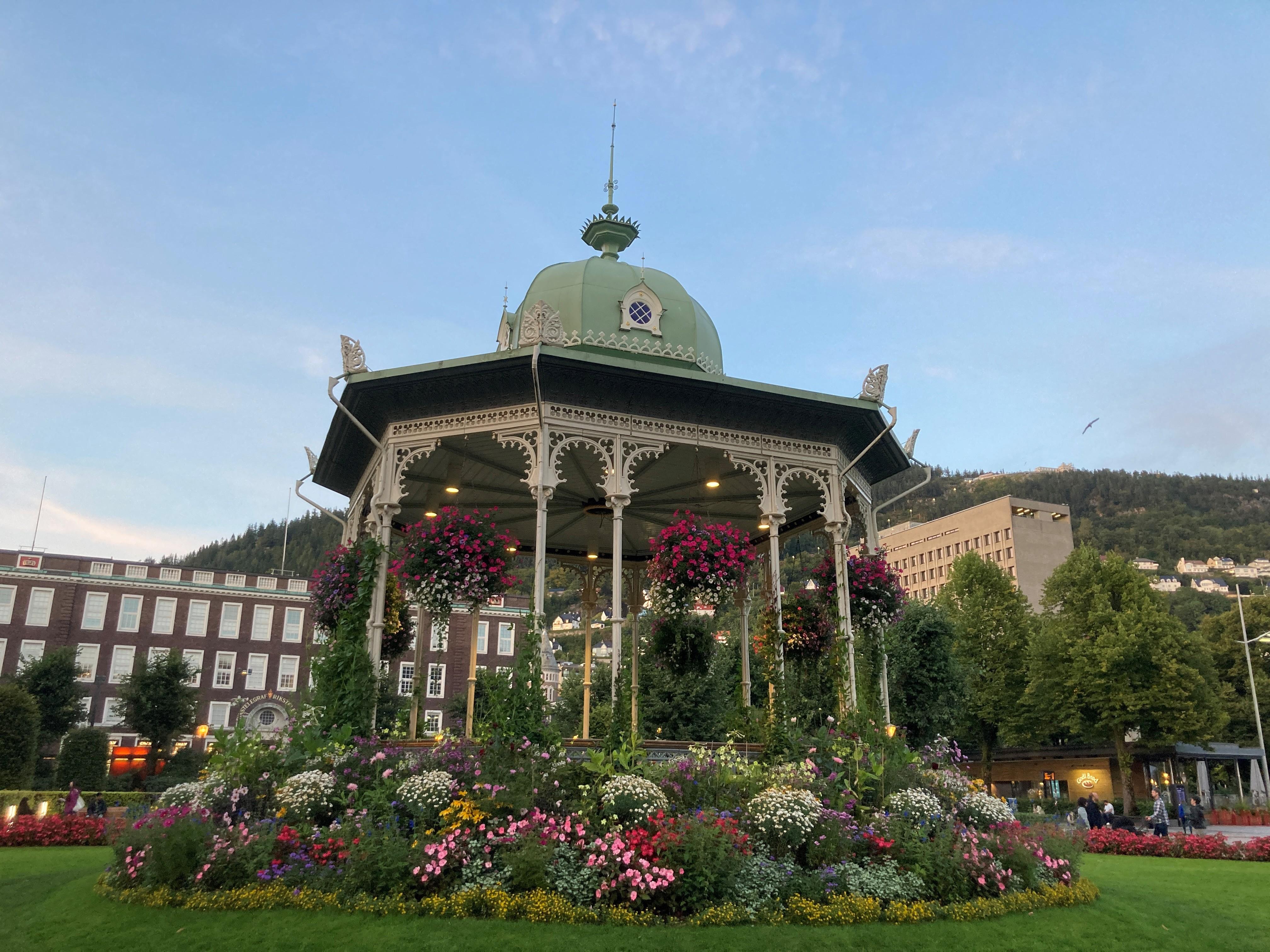 Bergen Guided Walking Tour with Audio System
