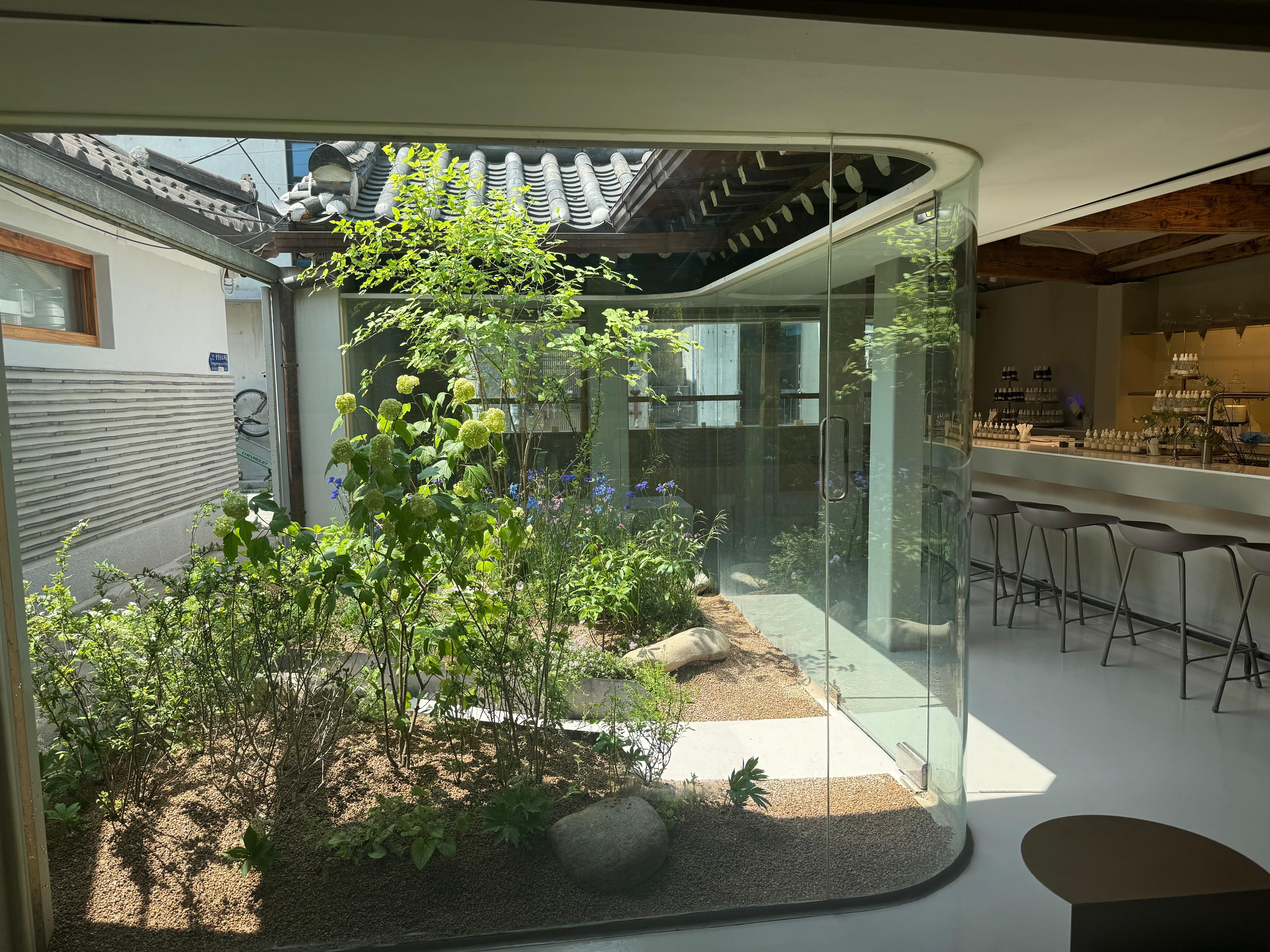Seoul: Perfume-Making Workshop in a Hanok — Seoul K-beauty experience photo 1