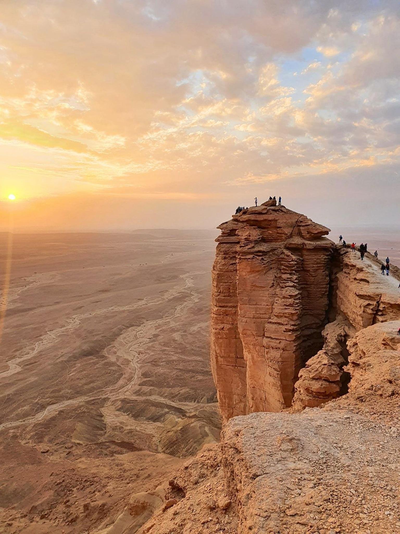 Edge of the World 4x4 Desert Expedition & Stargazing