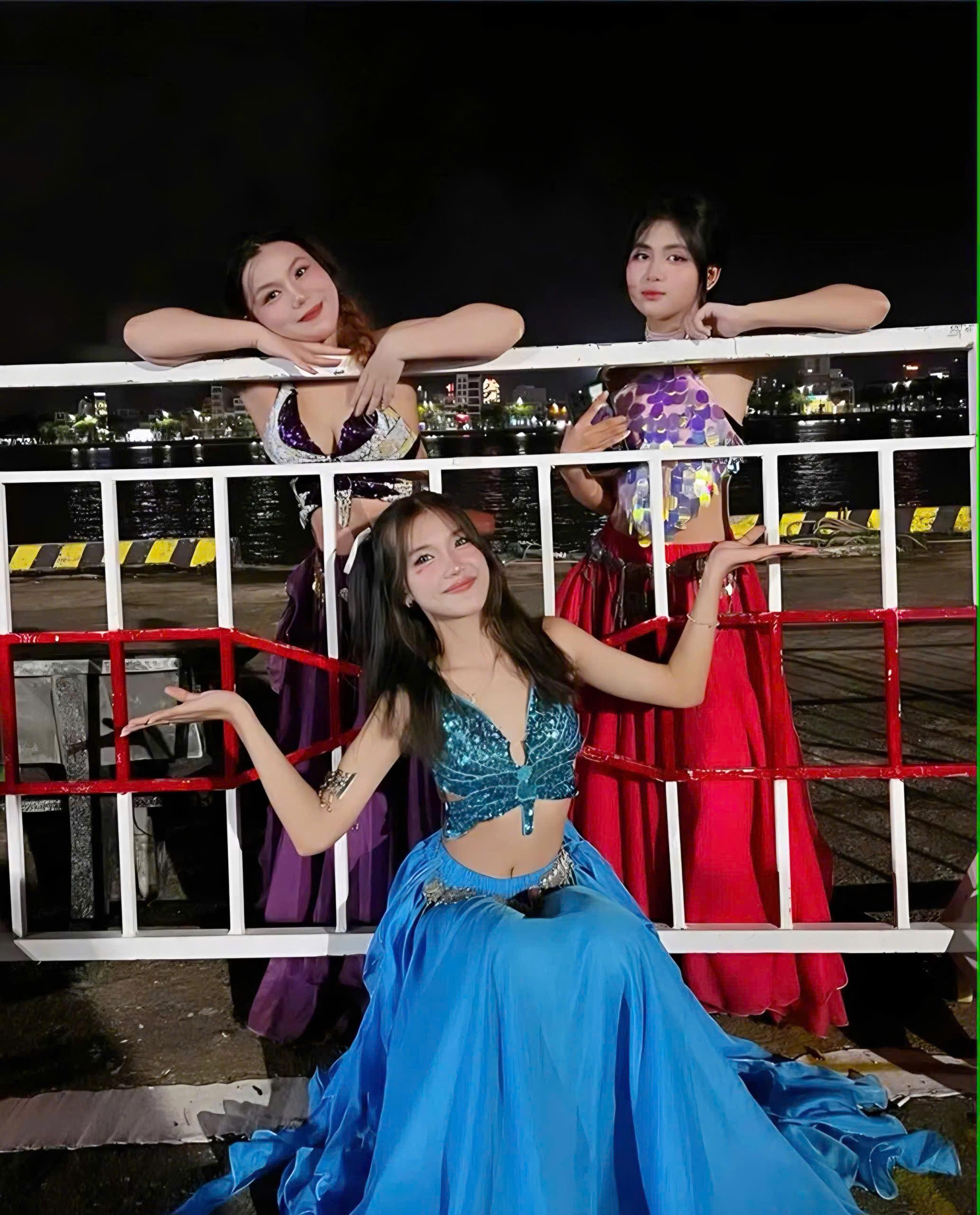 Da Nang: Han River Night Cruise Aboard the Vinh Anh Boat