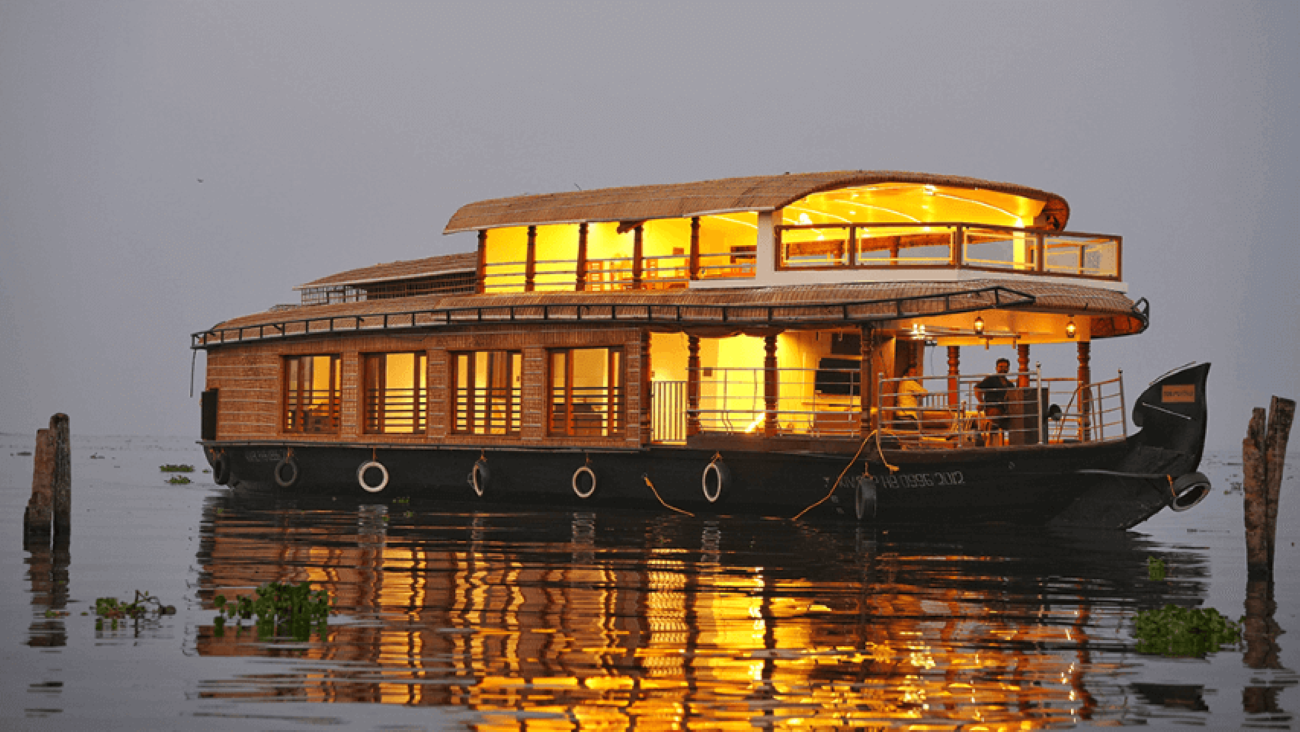 6-Day Kerala Backwaters and Houseboat Private Expedition