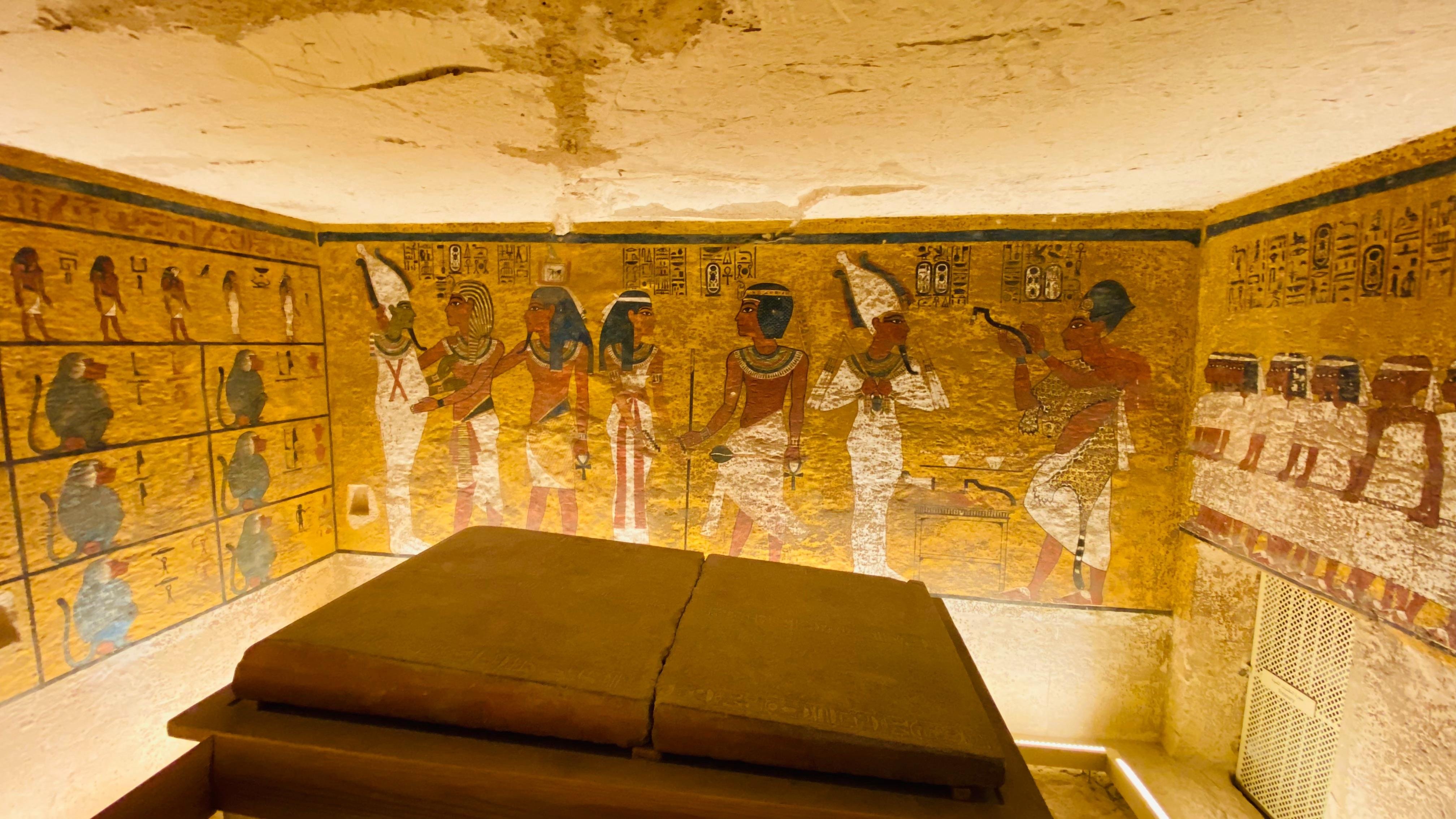 Hurghada to Luxor: Valley of Kings, Karnak Temple & Tutankhamun's Tomb