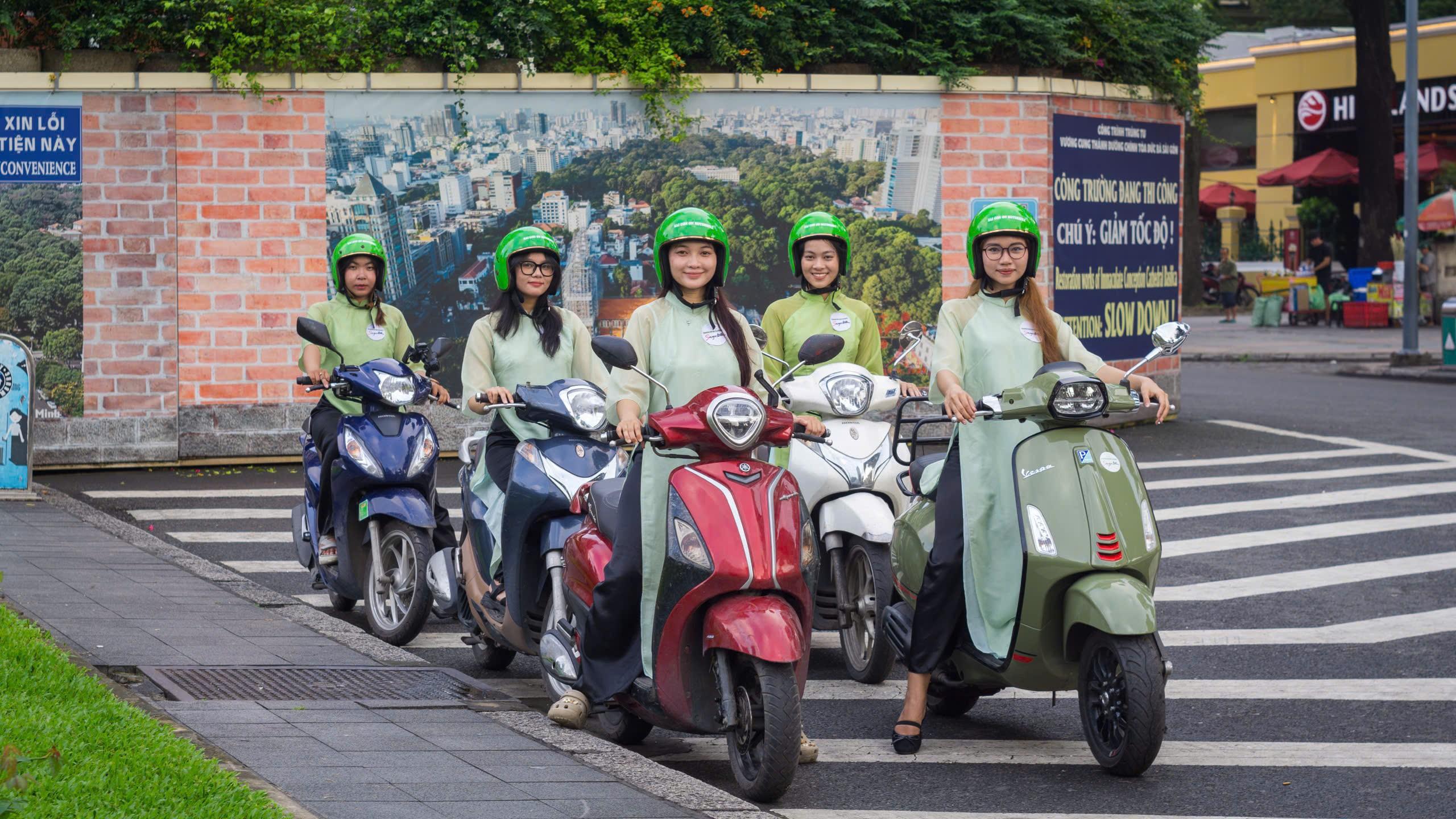 food tour in Saigon — photo 10