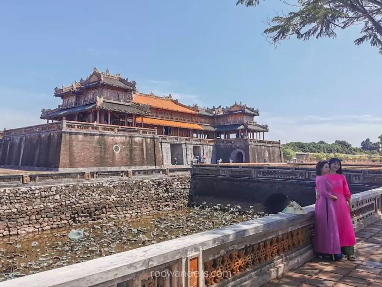Hue Imperial City, Royal Tombs & Perfume River Discovery