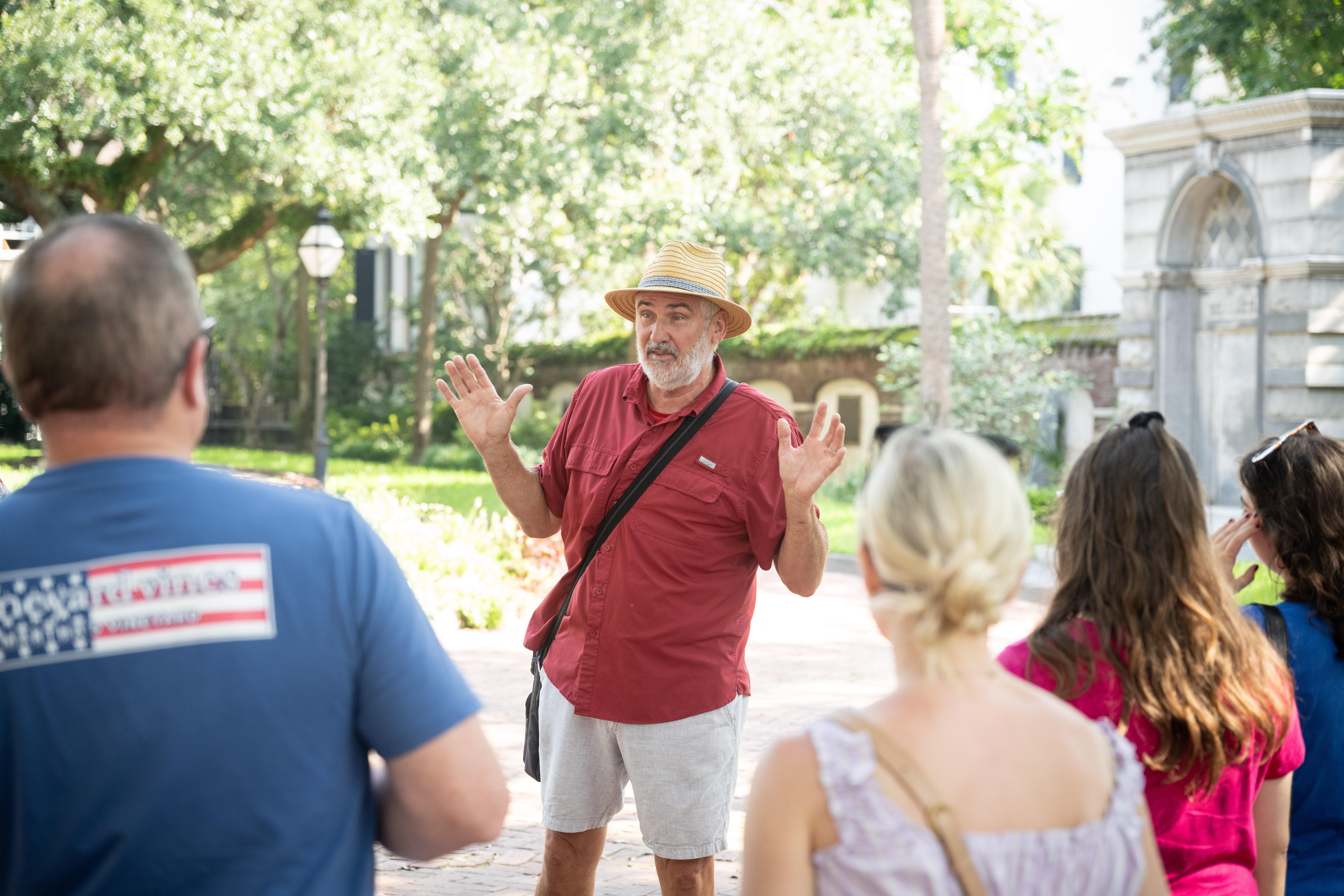 Charleston Hidden Alleys & Historic Sites Walking Tour