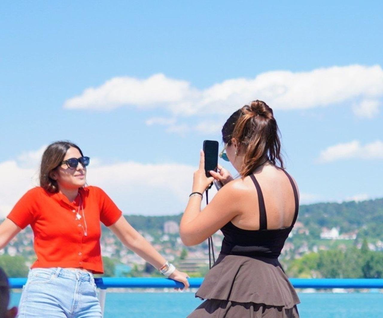 Zurich Sky to Water: Funicular, Tram & Lake Cruise
