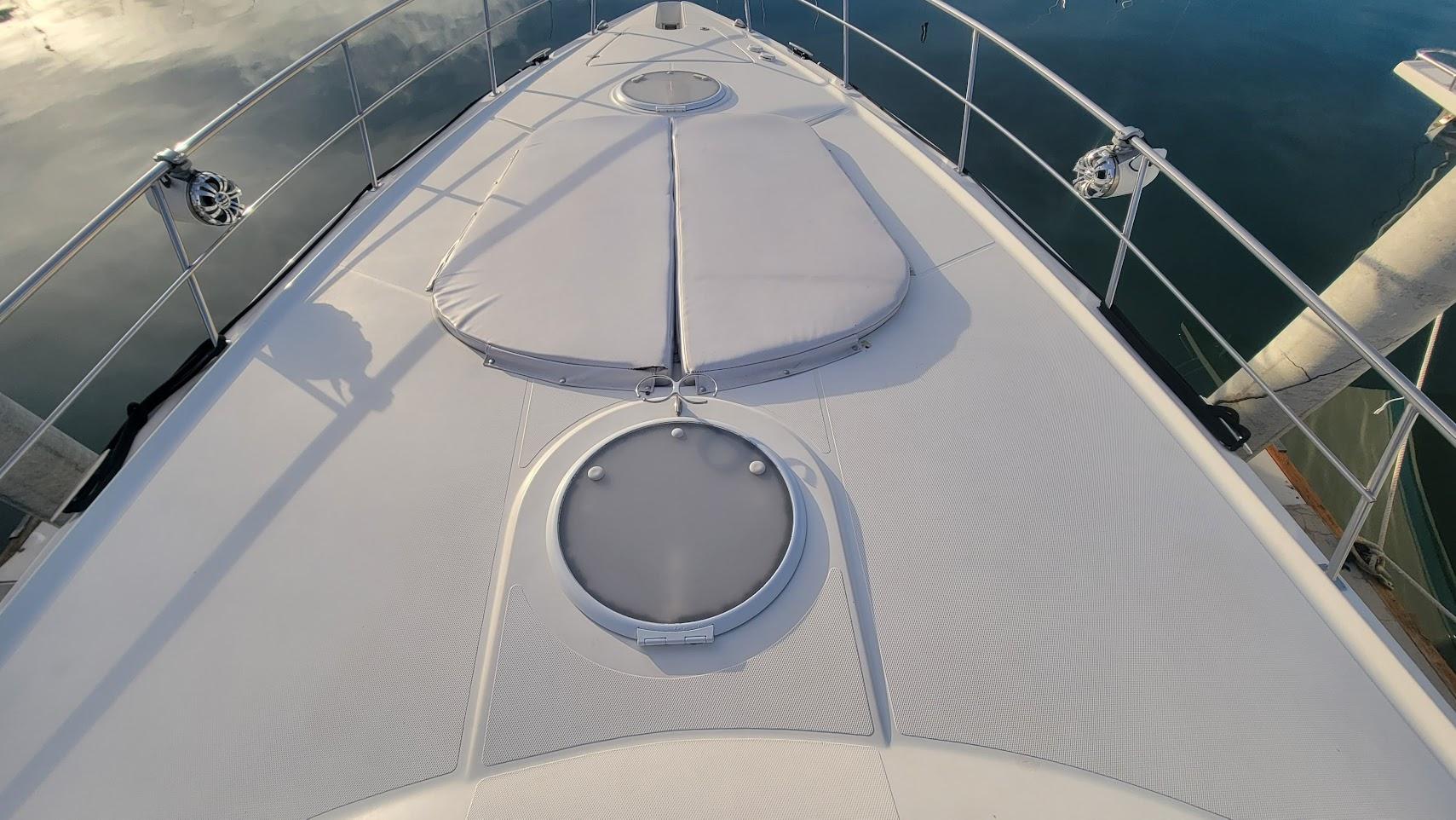 Cabo Private Yacht Experience: Arch, Snorkeling & Gourmet Bites