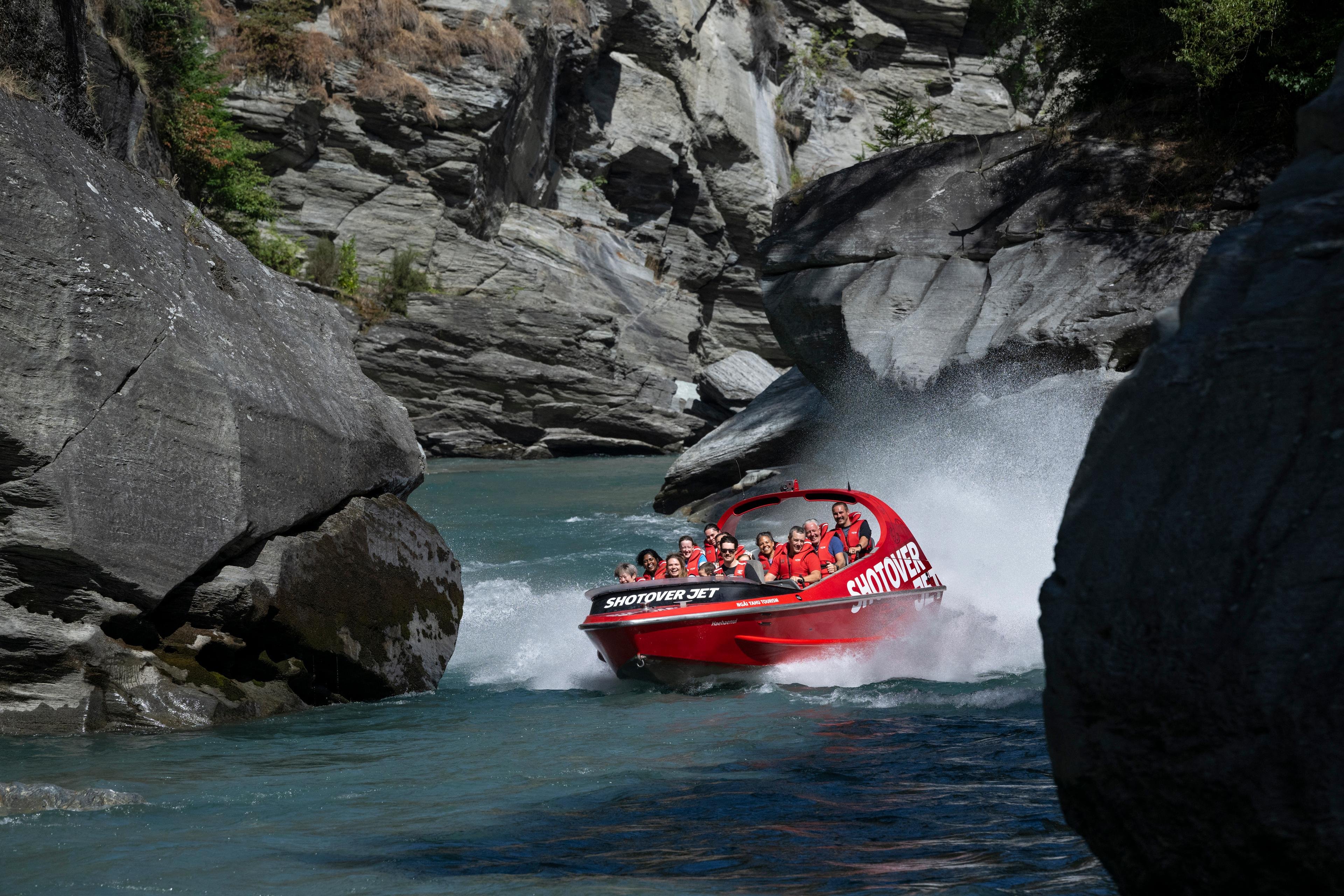 Queenstown: Shotover River Extreme Jet Boat Experience